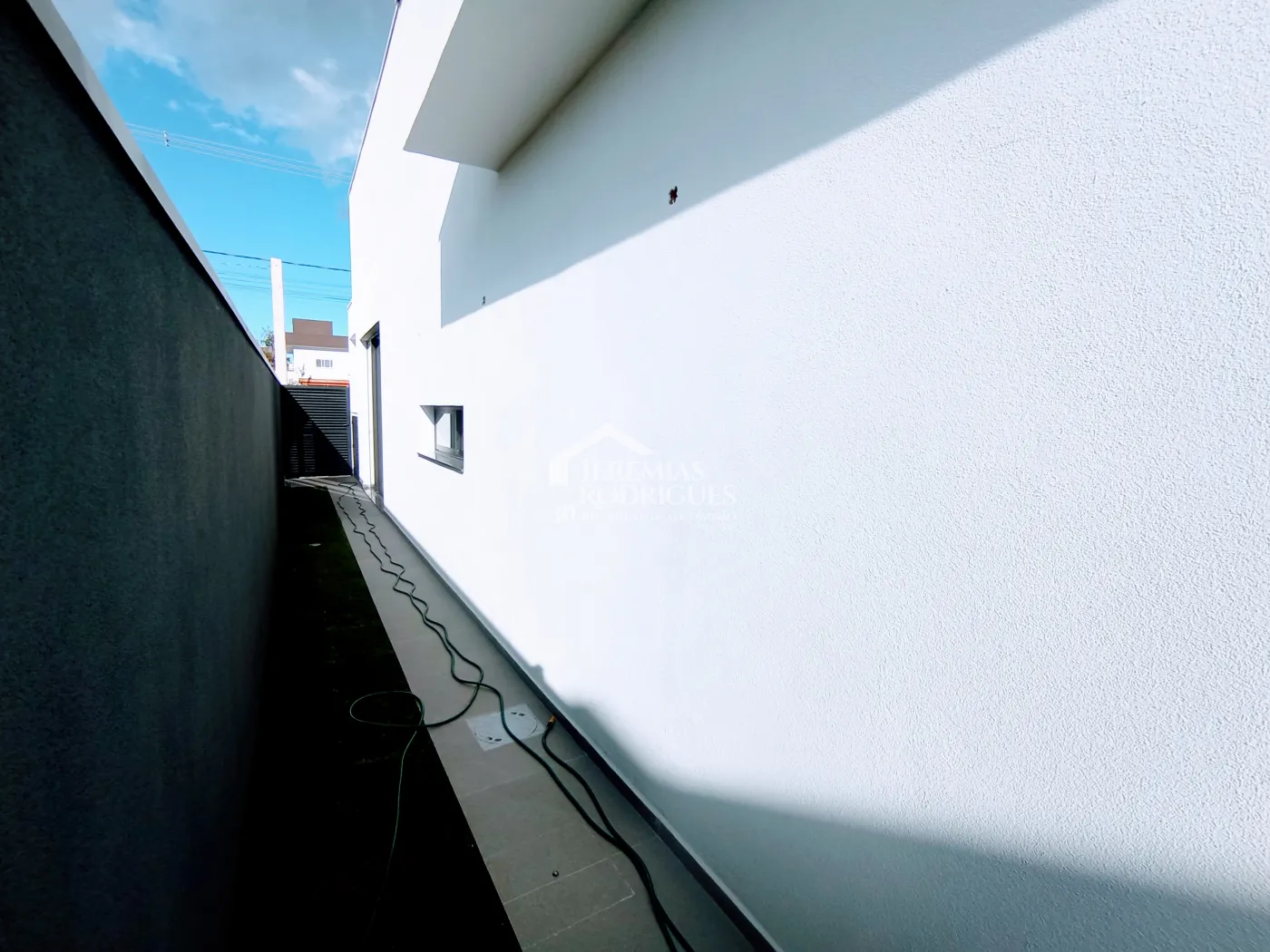 Casa à venda com 3 suítes no Condomínio Ouro Ville em Taubaté/SP