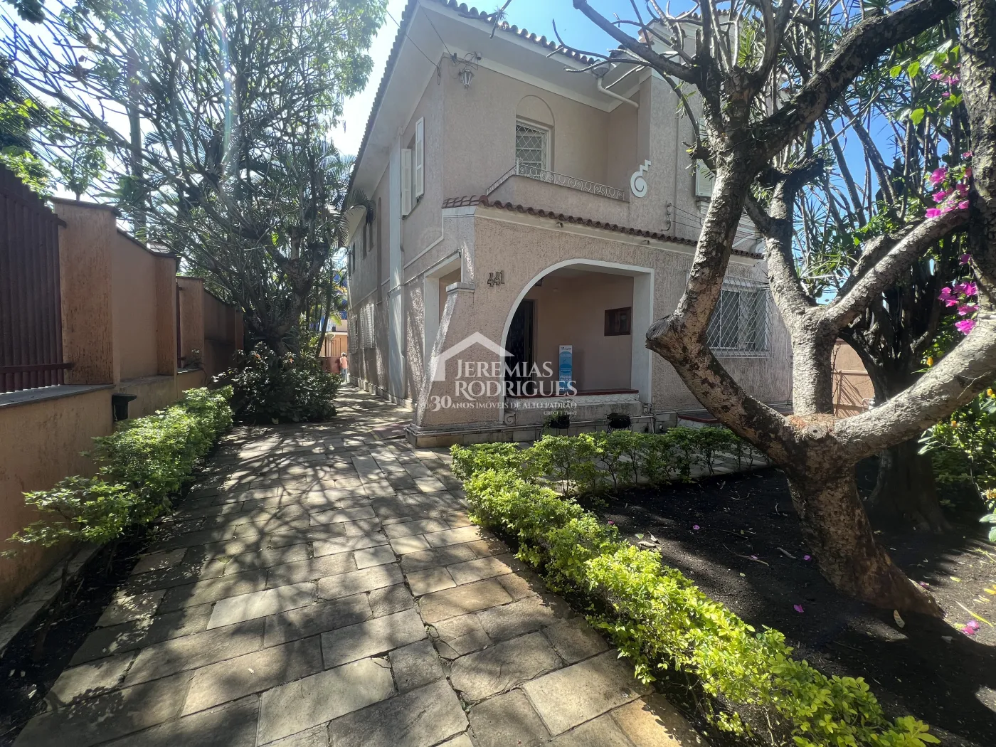 Casa com 3 dormitórios, 260 m² - Centro - Taubaté/SP
