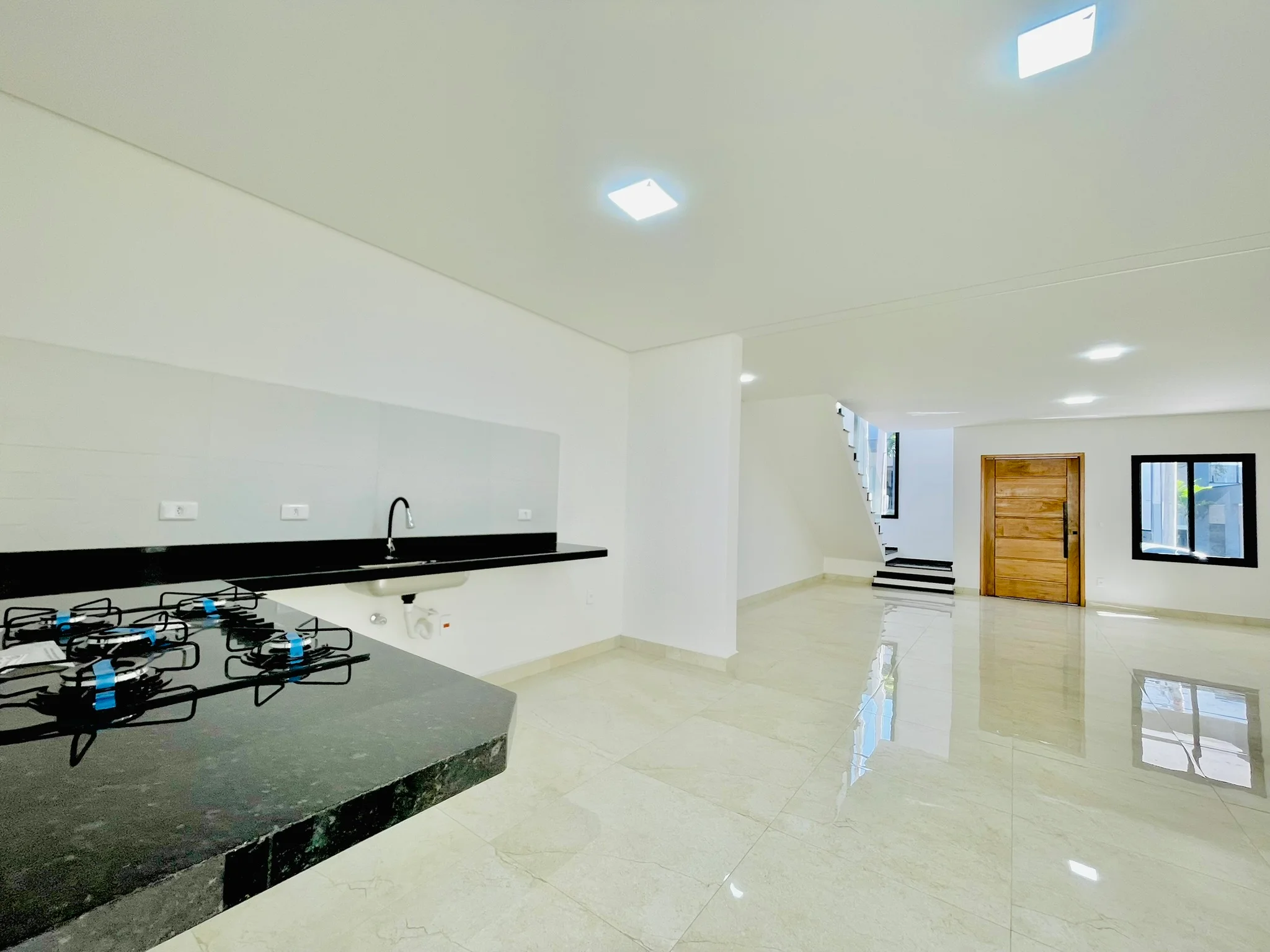 Casa com 3 dormitórios à venda no Condomínio Recanto Tropical em Taubaté/SP.