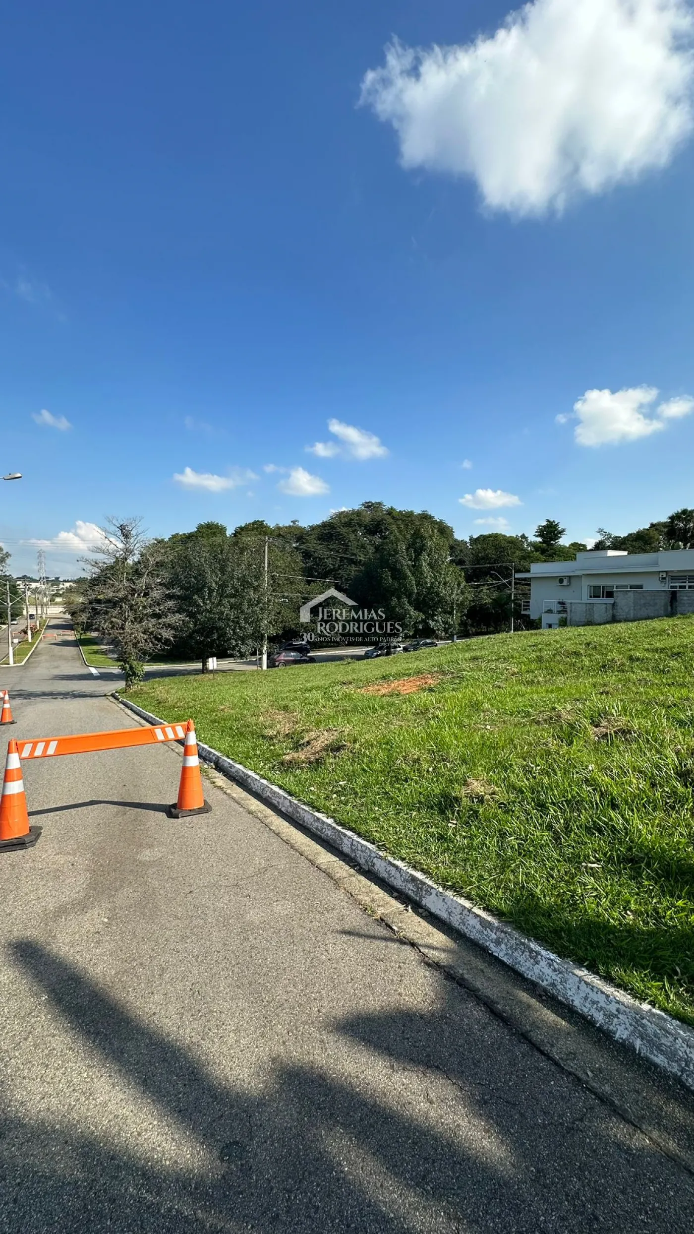 Terreno com 920 m² - Condomínio Colonial Village I - Pindamonhangaba/SP.