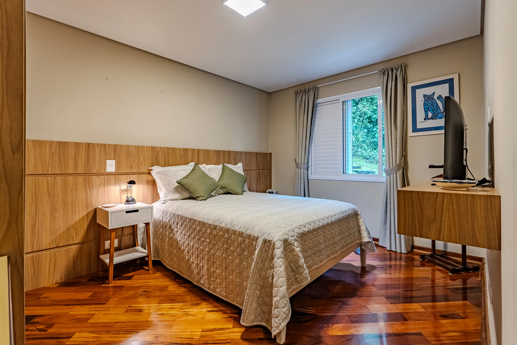 Casa à venda com 4 suítes no Parque Pedra do Baú em Campos do Jordão/SP. 