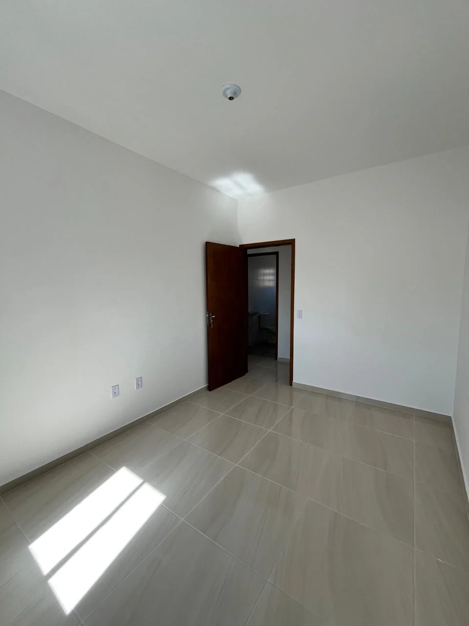 Sobrado novo à venda no Cidade Jardim, Pindamonhangaba – 2 quartos, 65m²
