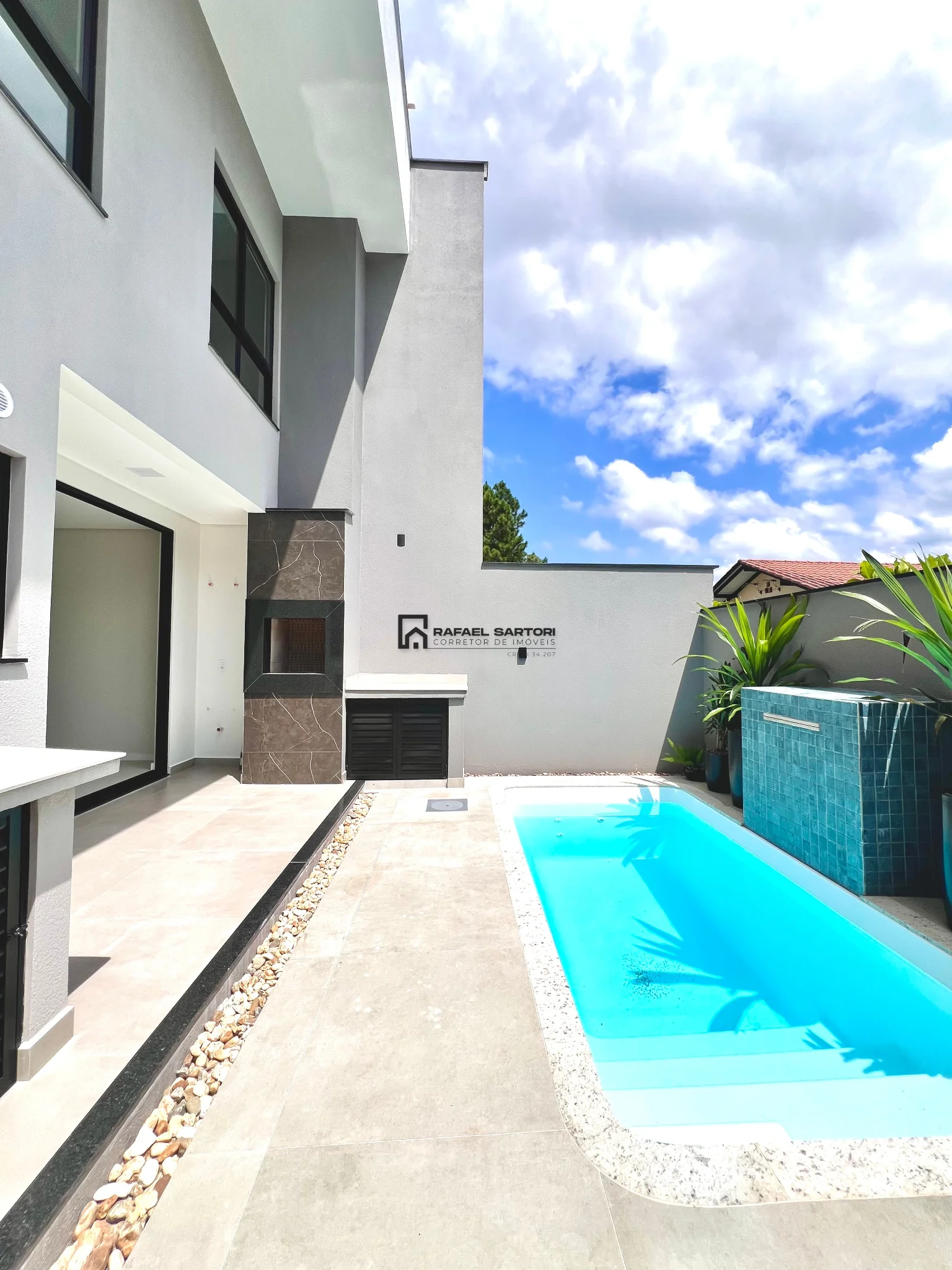 GEMINADO LINDO COM PISCINA PRIVATIVA