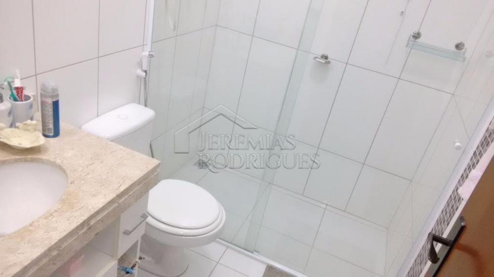 Casa à venda com 3 dormitórios no Condomínio Campos do Conde II em Tremembé/SP.