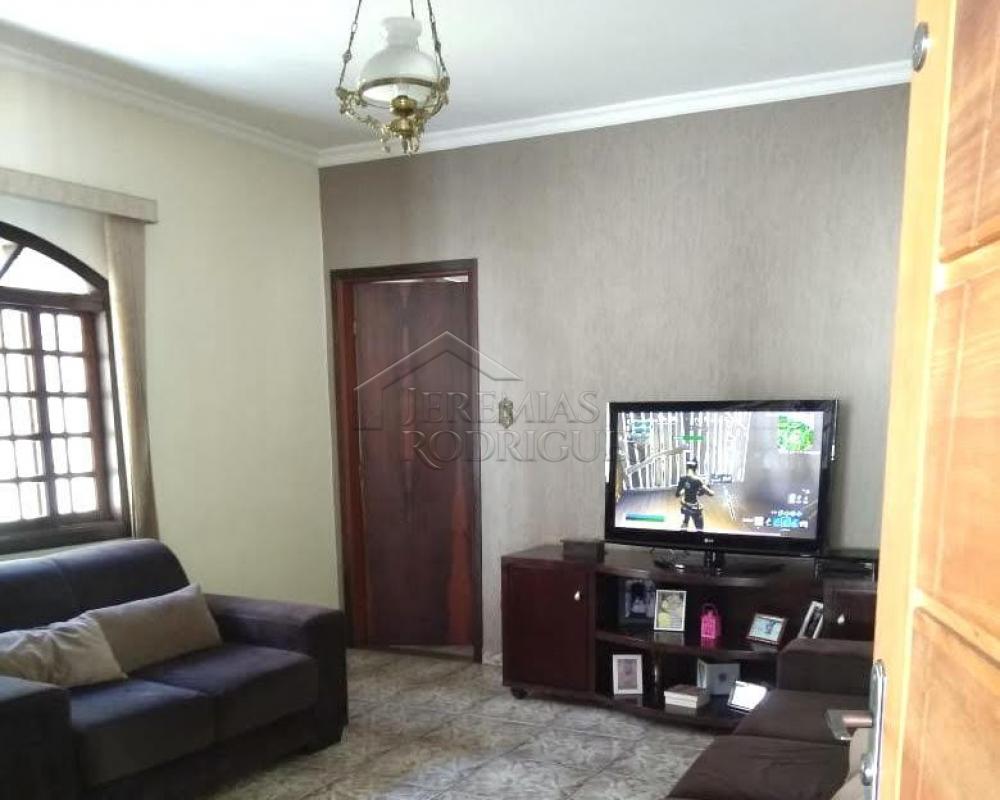 Casa com 3 dormitórios à venda no Bairro Campos Elíseos em Taubaté/SP