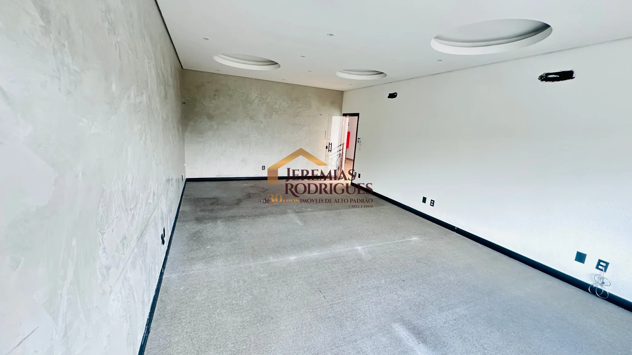 Sala comercial para locação no Village Mall em Pindamonhangaba/SP. — foto 1