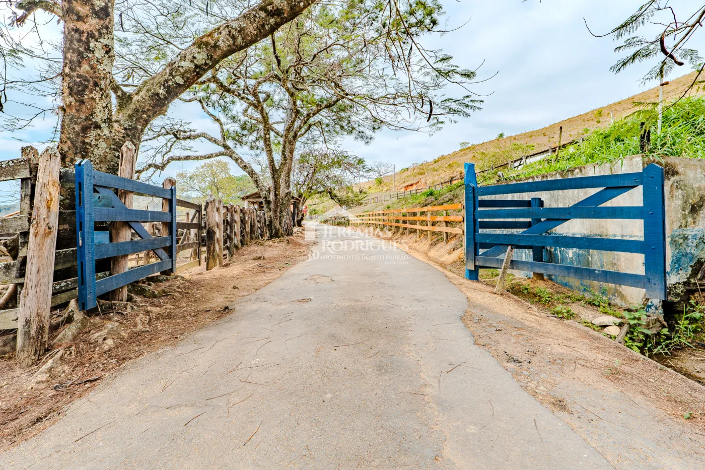 Fazenda à venda com 400 alqueires em São Jose do Barreiro/SP.