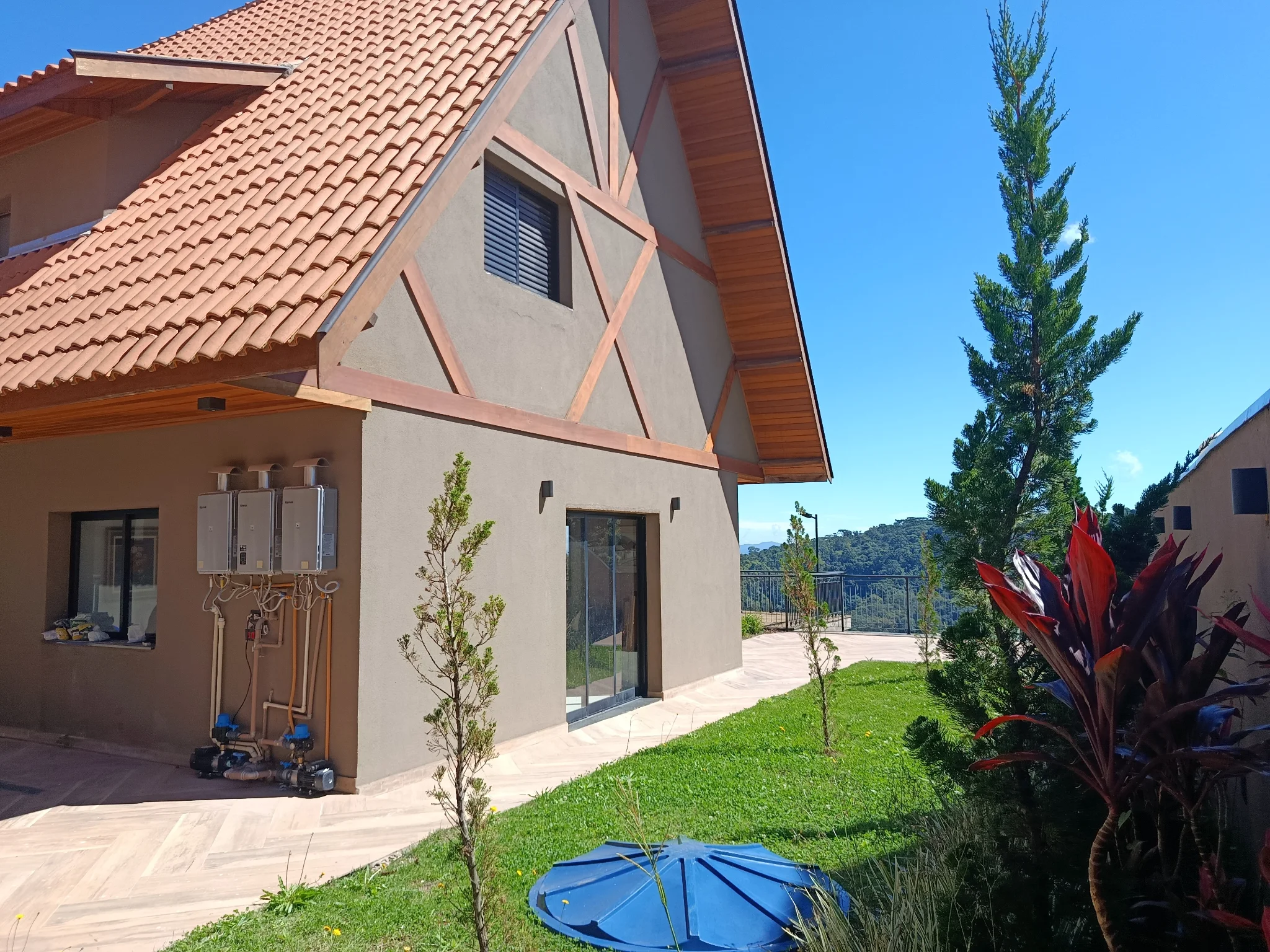 Casa com 5 suítes à venda no Condomínio Allemansratt em Campos do Jordão /SP.