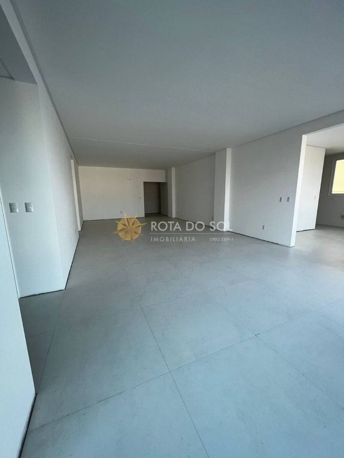 Helsinki apartamento quadra mar 4 suítes na Meia Praia — foto 10