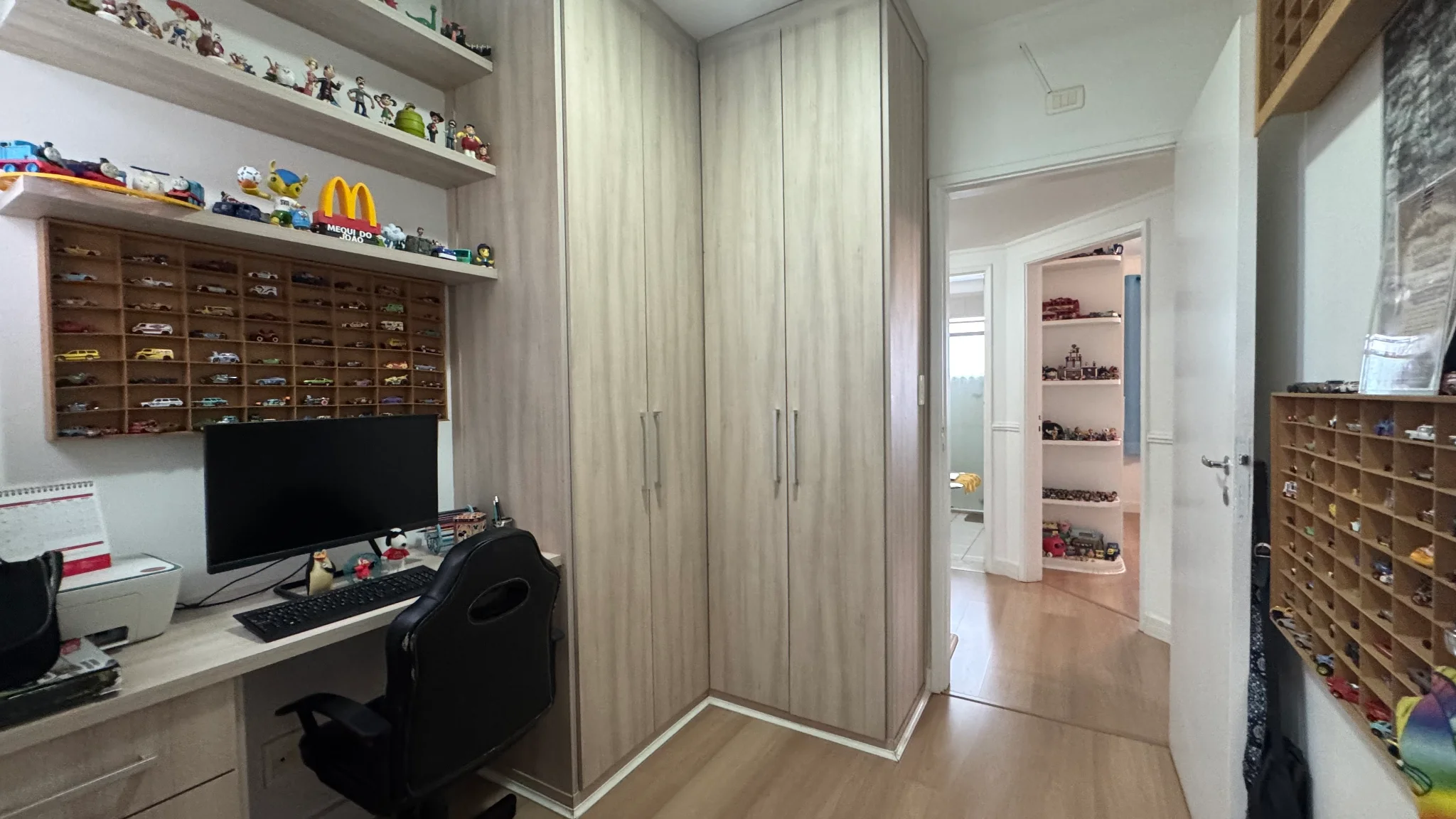 Apartamento à venda no Edifício Serra da Mantiqueira em Pindamonhangaba/SP. 