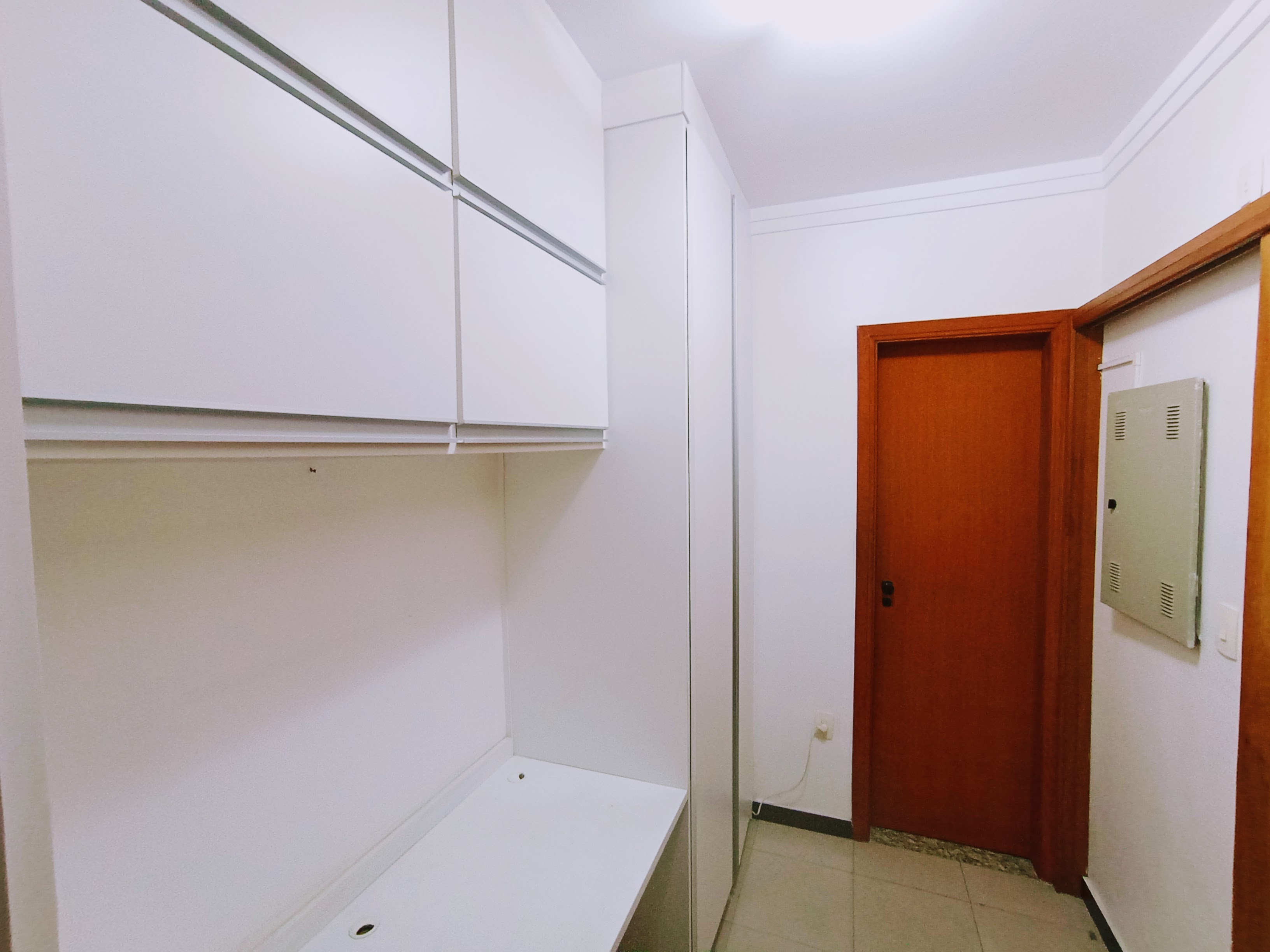 Apartamento à venda com 3 dormitórios, 171 m² no Condomínio Green Tower em Taubaté/SP.