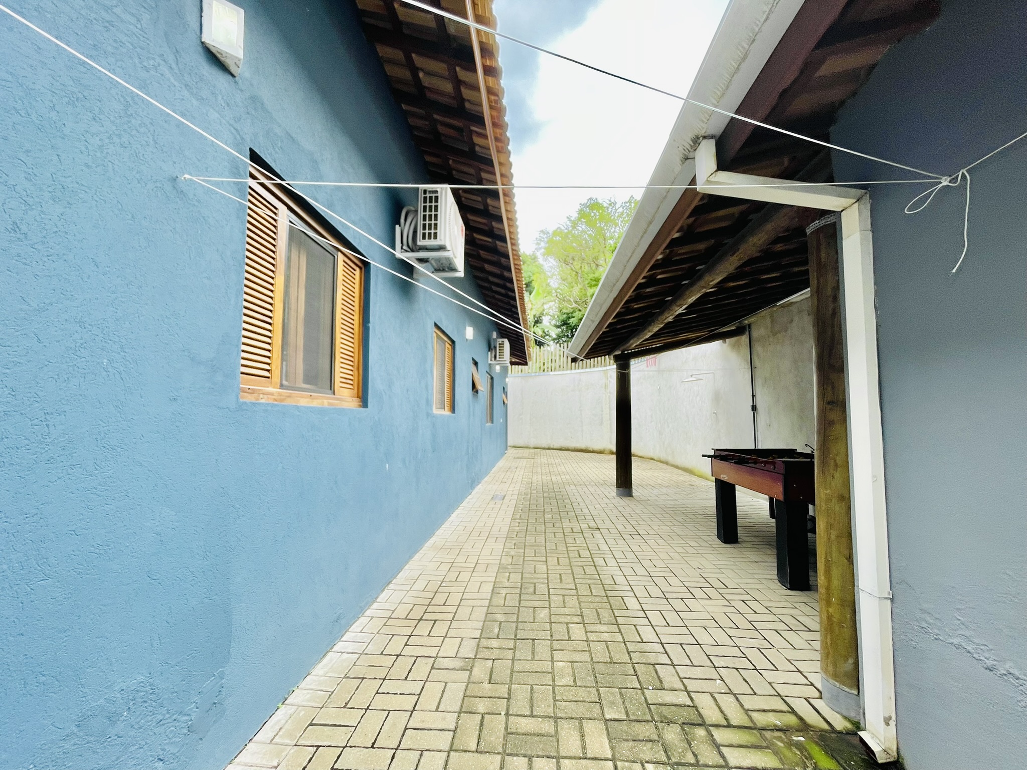 Casa para venda e locação com 4 dormitórios no Condomínio Parque dos Pássaros em Tremembé/SP.  