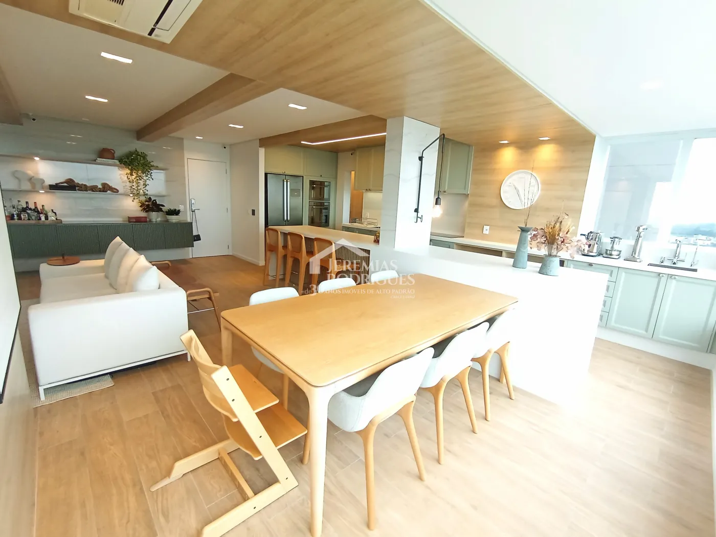 Cobertura duplex à venda com 3 dormitórios, 182 m² no Edifício Vert Residence em Taubaté/SP