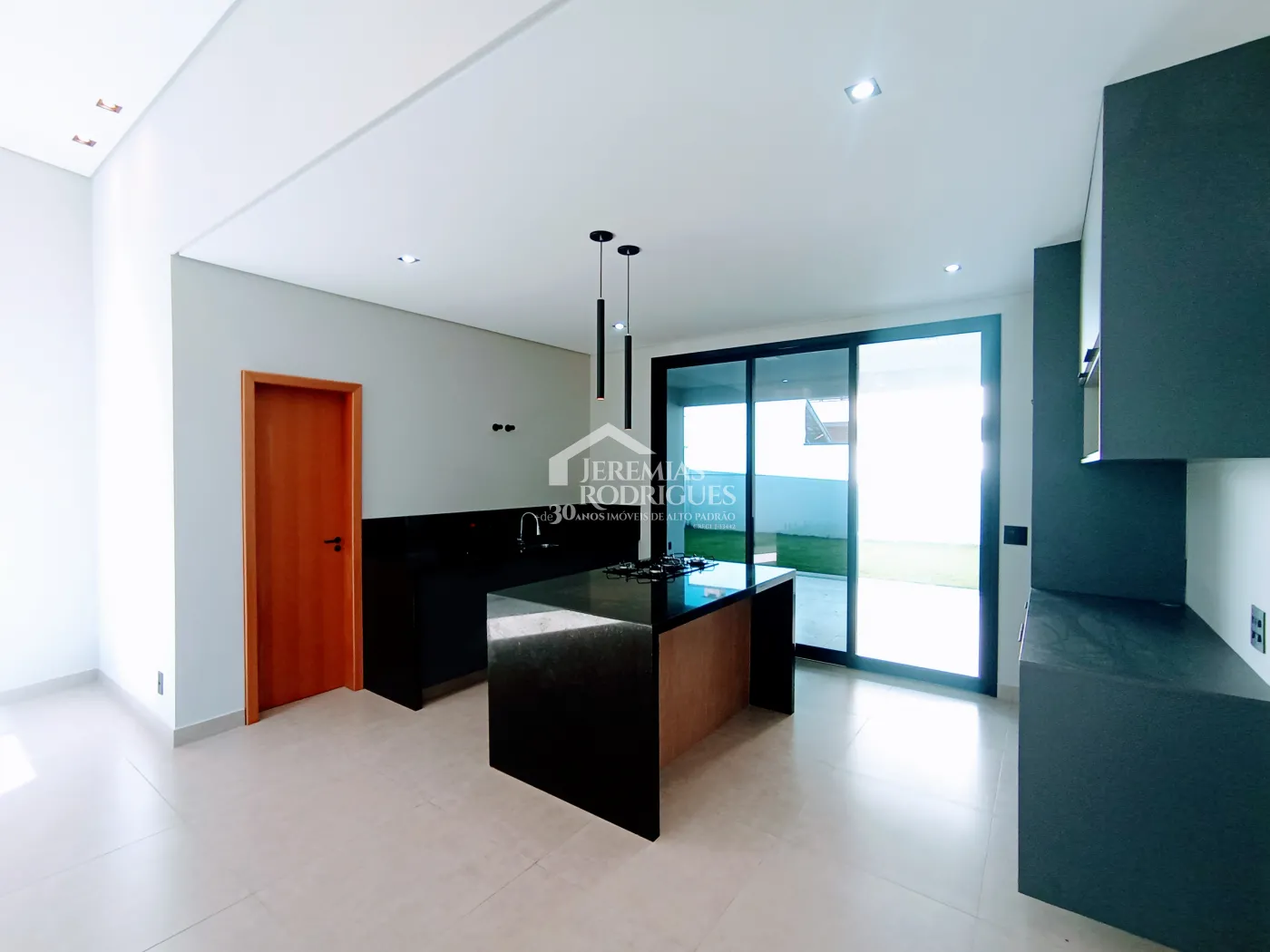 Casa para venda e locação com 3 dormitórios no Condomínio Campos do Conde II - Chambord em Tremembé/SP