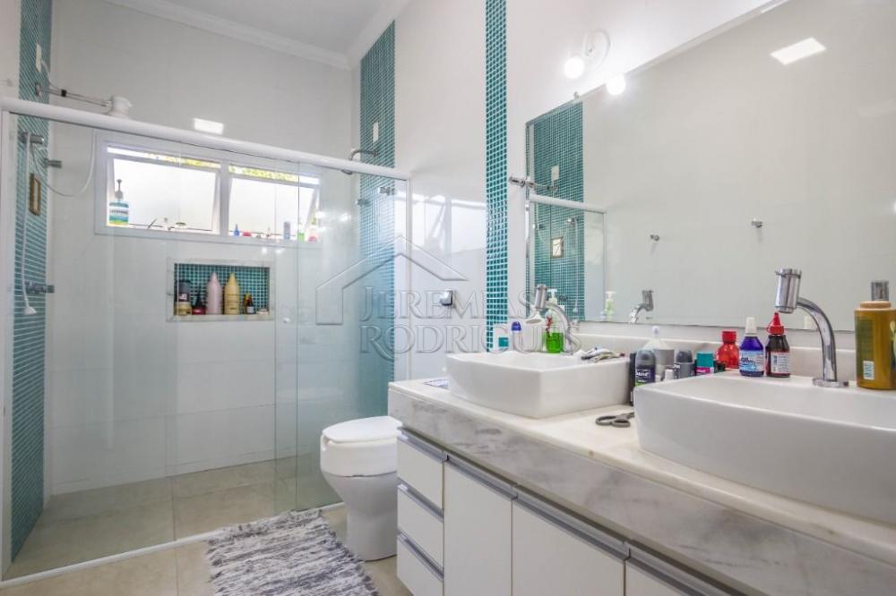 Casa para venda e locação com 4 suítes no Condomínio Real Ville em Pindamonhangaba/SP