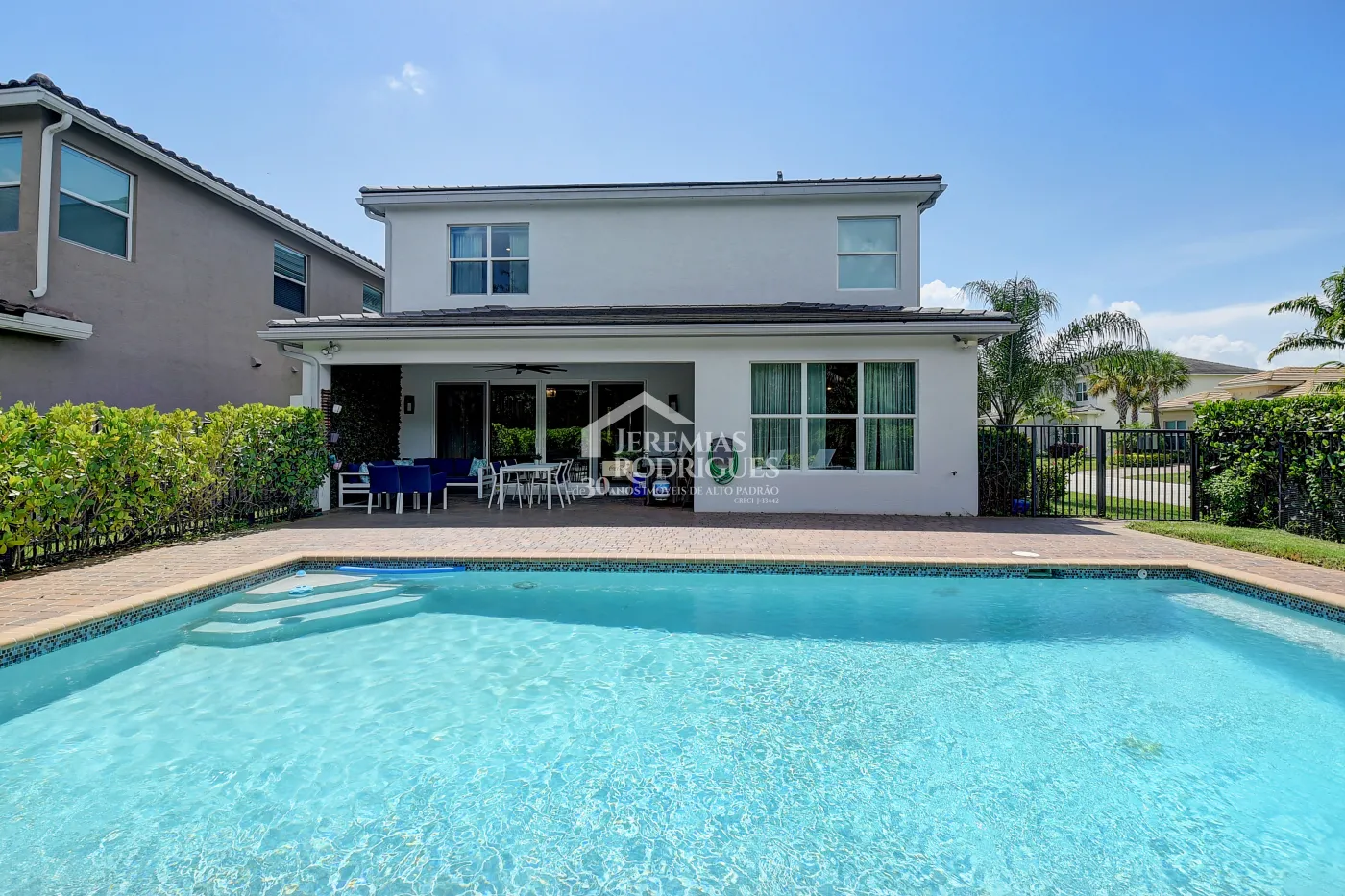 Casa com 4 dormitórios - Condomínio Dakota - Miami/ Flórida