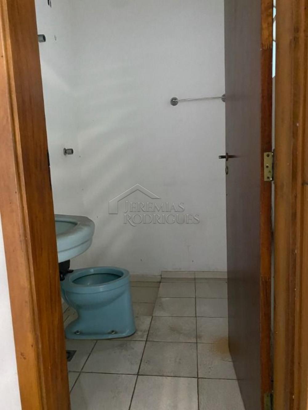 Galpão para venda e locação no Centro em Pindamonhangaba/SP. 