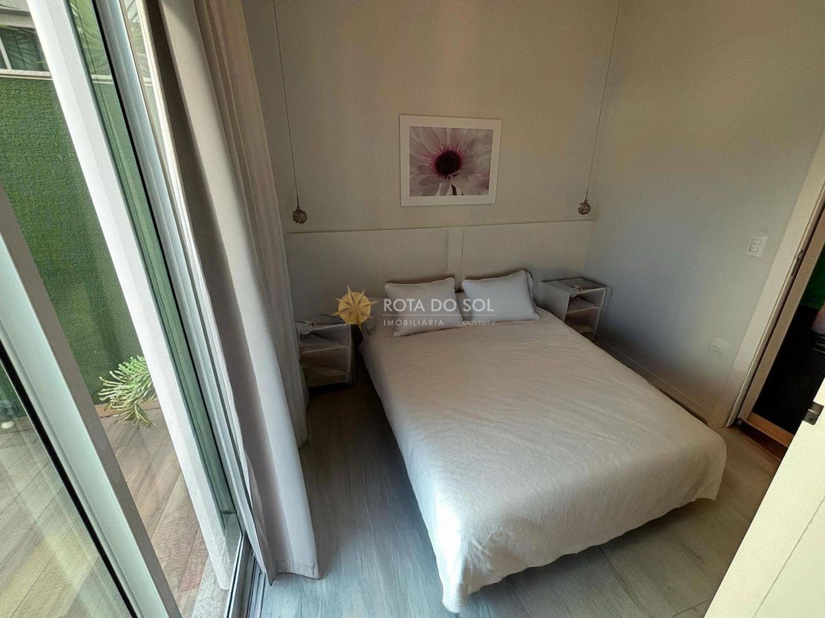 Residencial Salinas Apartamento Quadra Mar 4 Suítes em Meia Praia Itapema SC