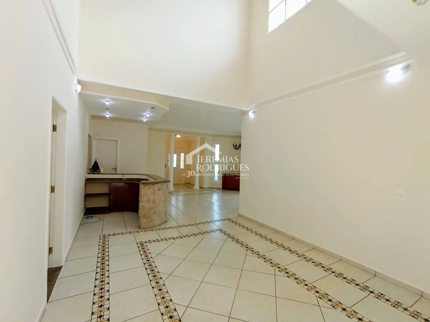 Casa para locação com 4 dormitórios no Condomínio Taubaté Village em Taubaté/SP.