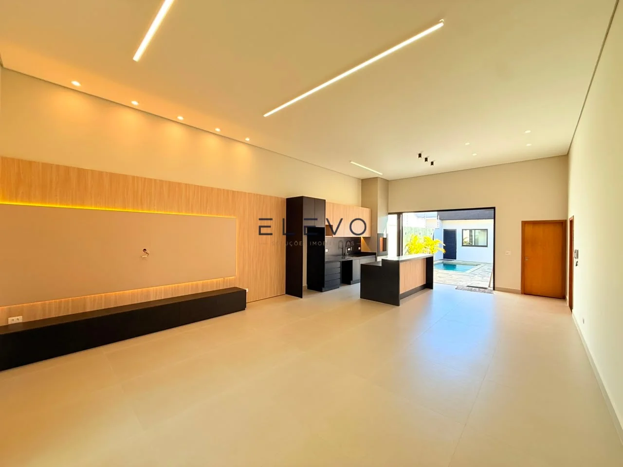 Casa Alto Padrão à Venda no Jardim Itália | 3 Suítes, Piscina Aquecida e Móveis Planejados