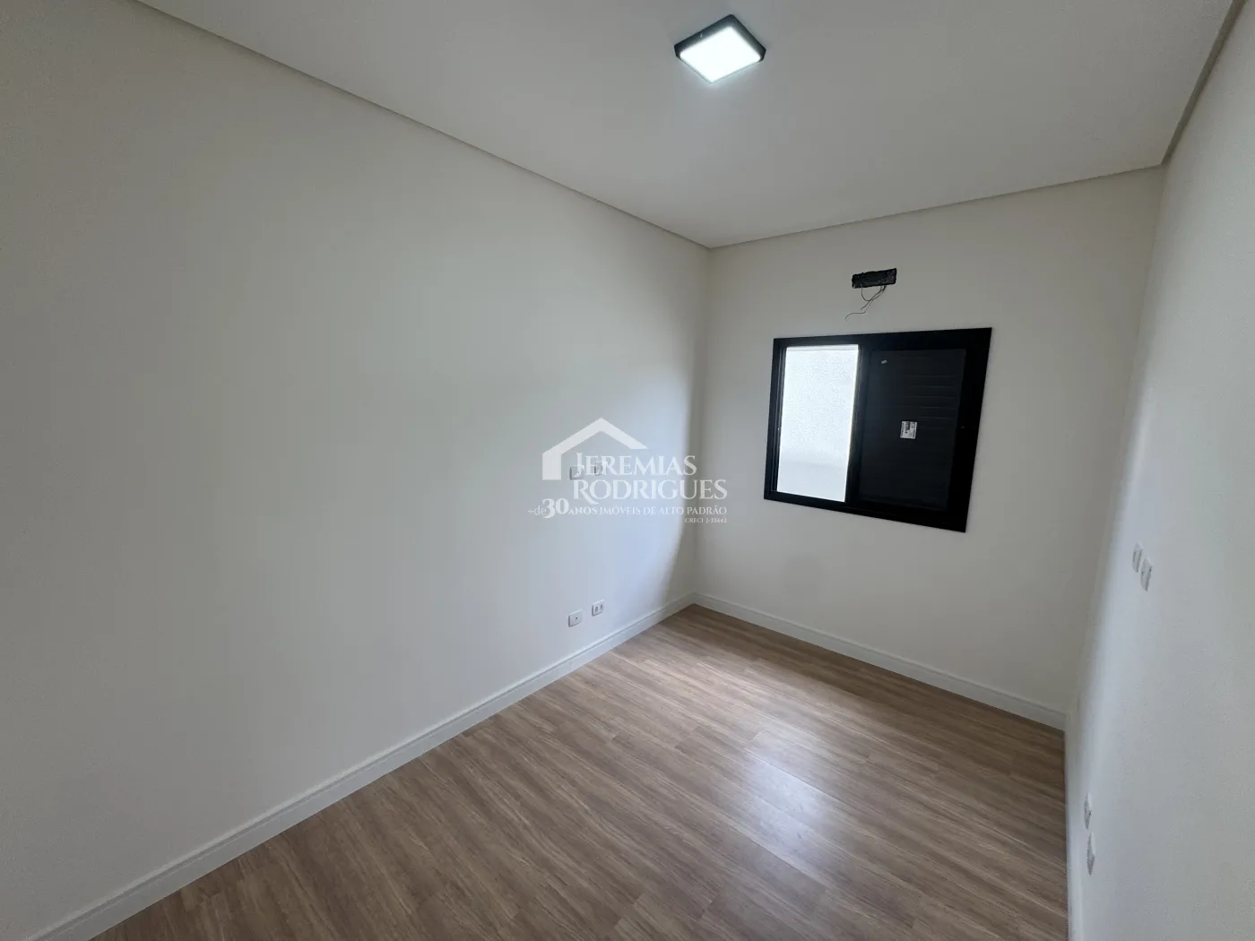 Casa à venda com 3 dormitórios no Condomínio Alphaville em Taubaté/SP