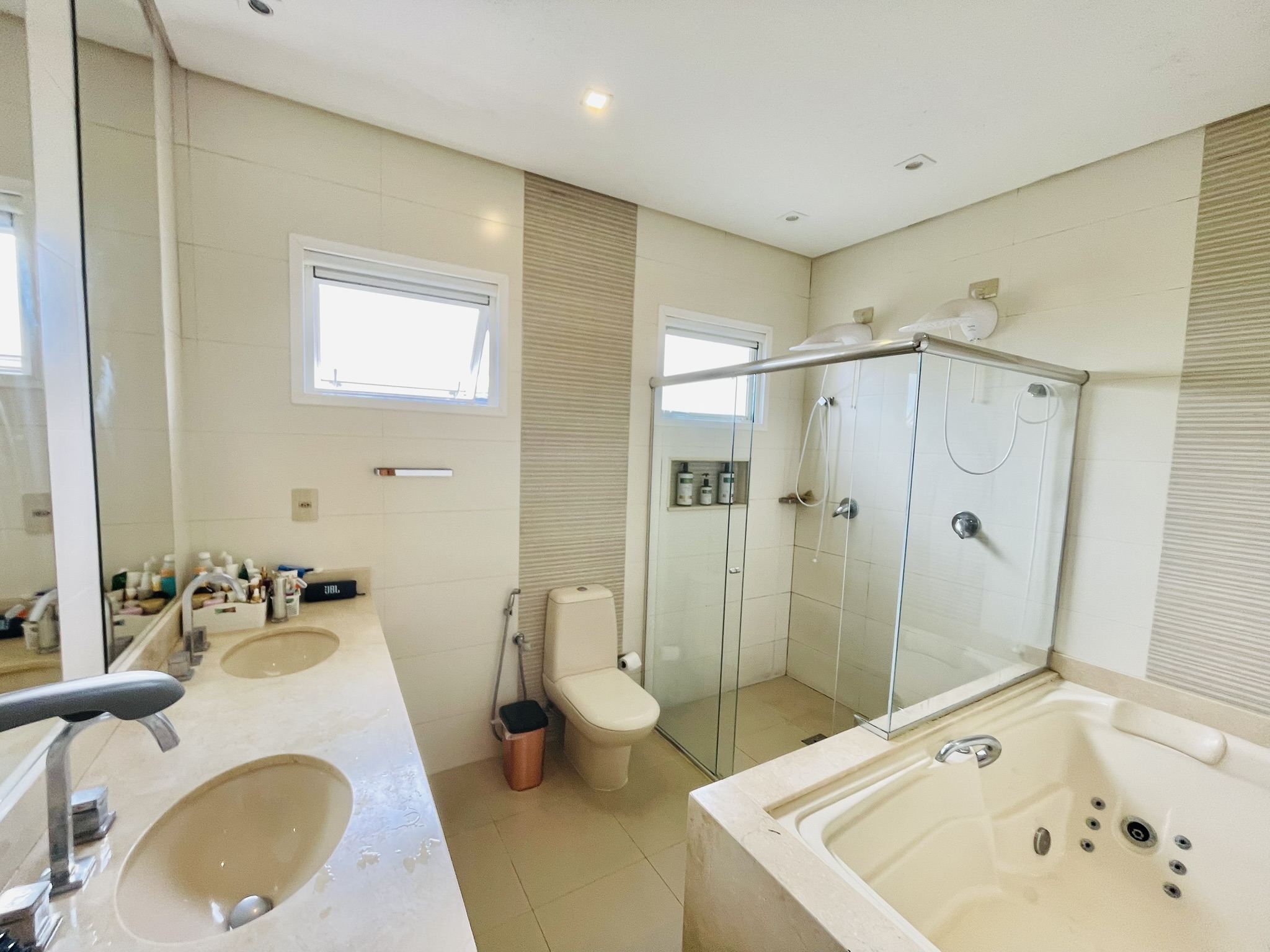 Casa para venda com 4 dormitórios no Condomínio Campos Do Conde I em Tremembé/SP