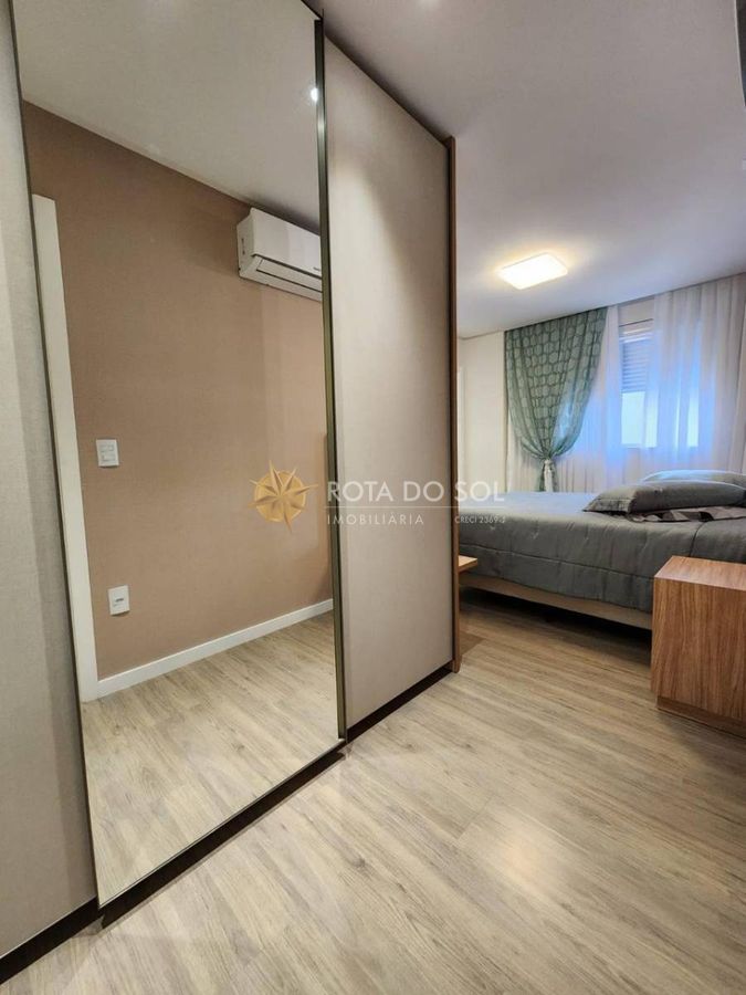 Place Vendôme Apartamento 4 Suítes em Meia Praia Itapema SC