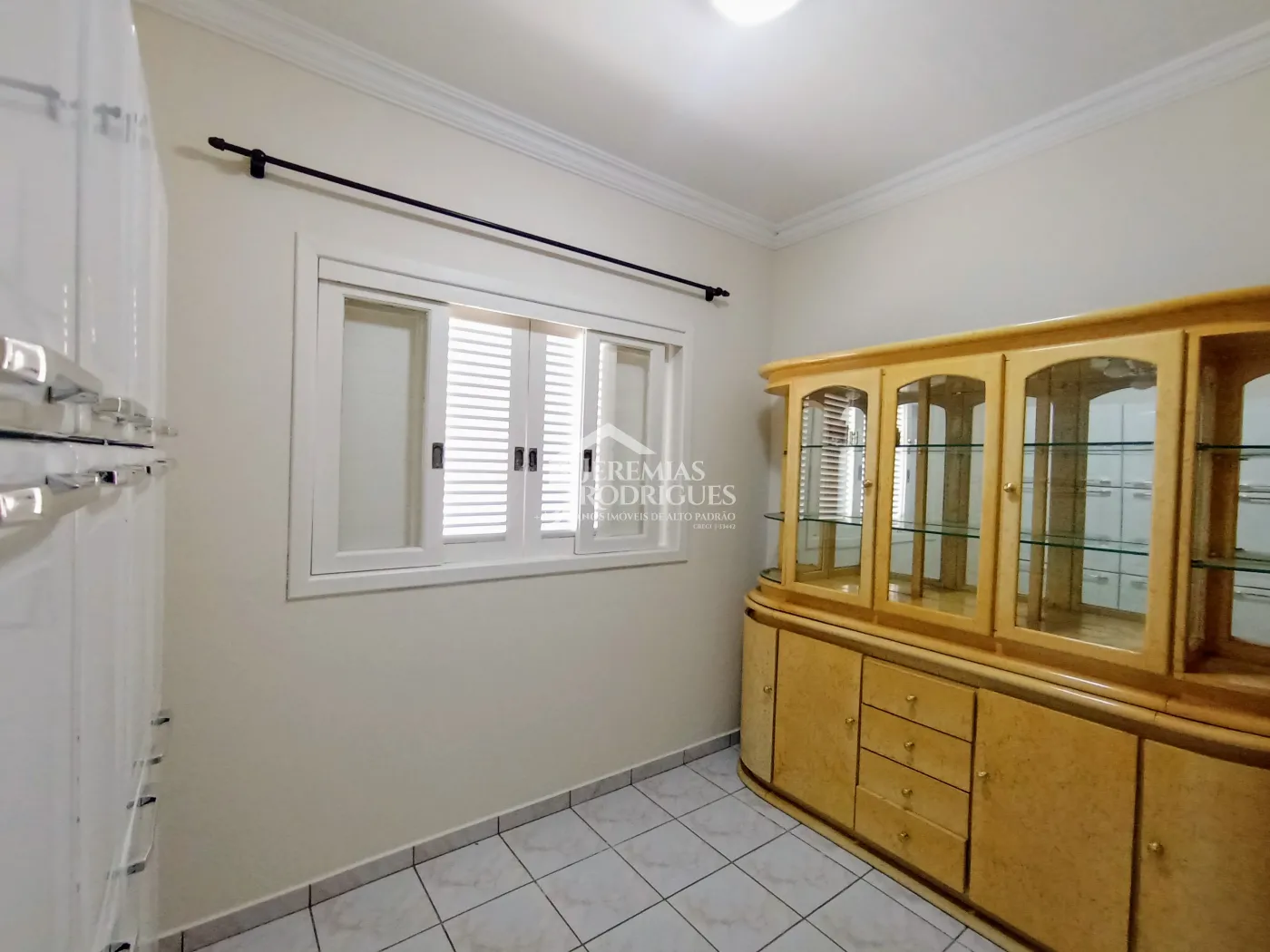 Casa para locação com 4 dormitórios no Condomínio Taubaté Village em Taubaté/SP.