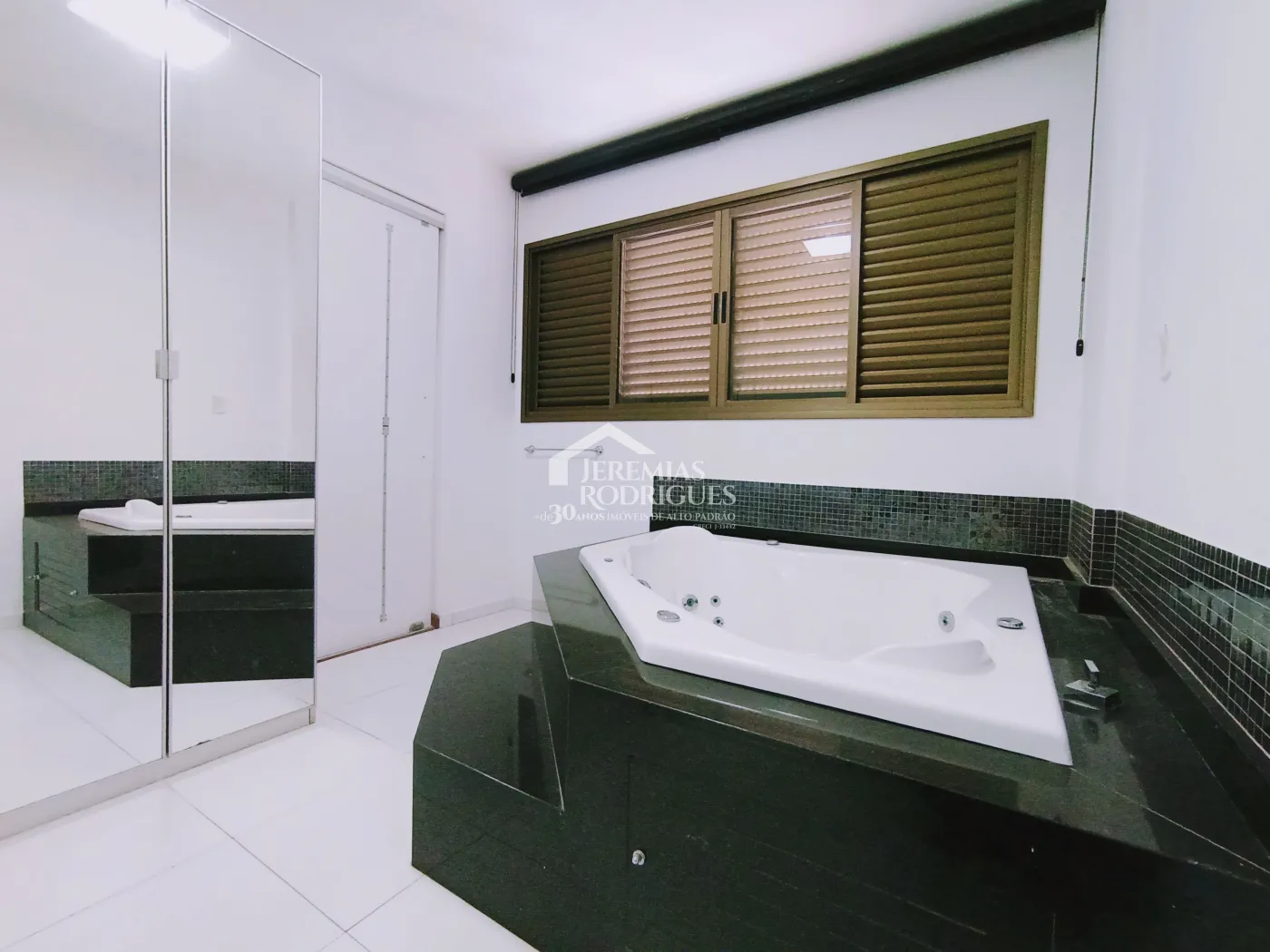 Apartamento com 2 dormitórios, 107 m² - Edifício Jabuticabeiras - Taubaté/SP.