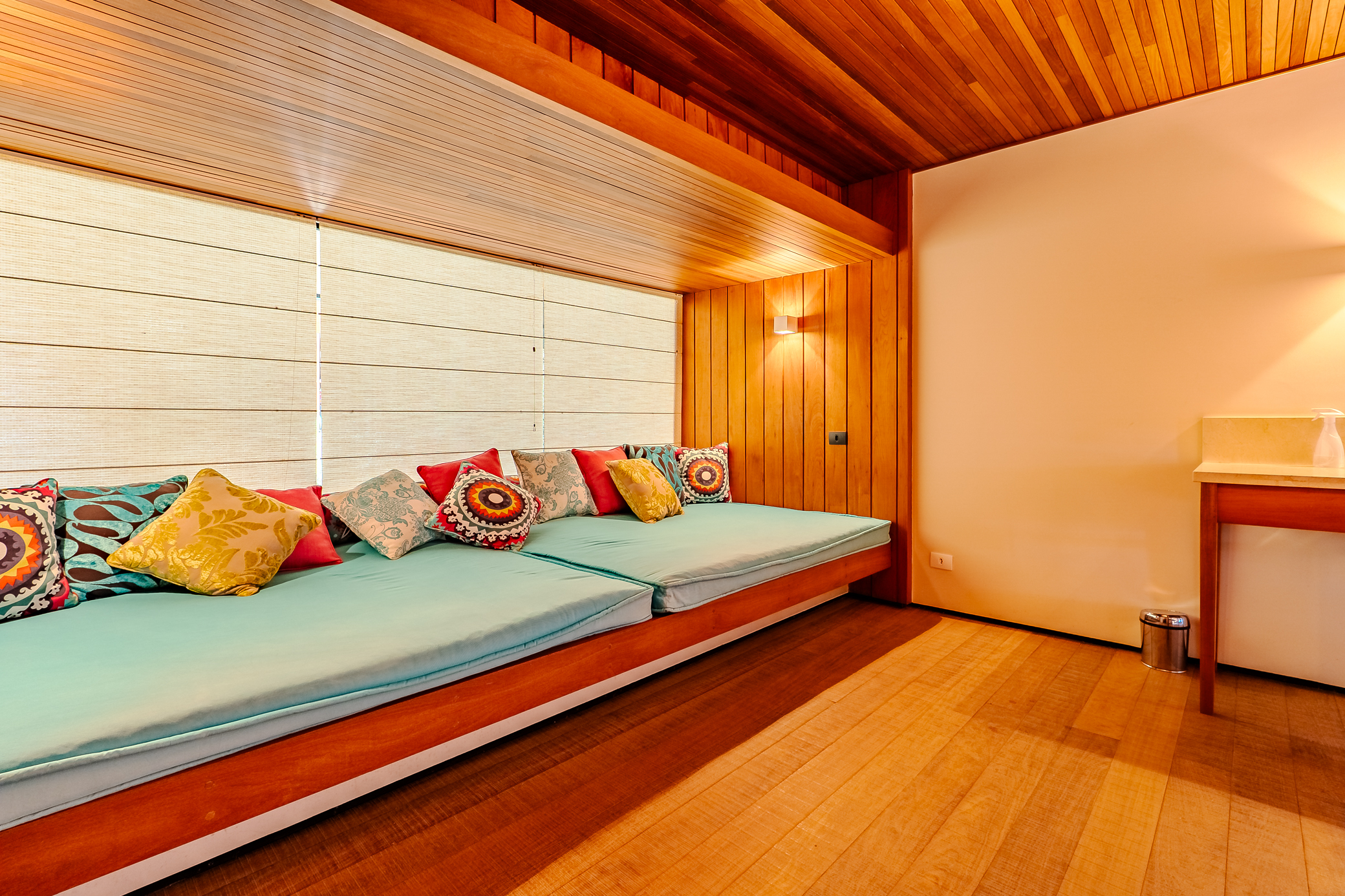 Mansão à venda com 7 suítes no Condomínio Vila Simonsen em Campos do Jordão/SP.