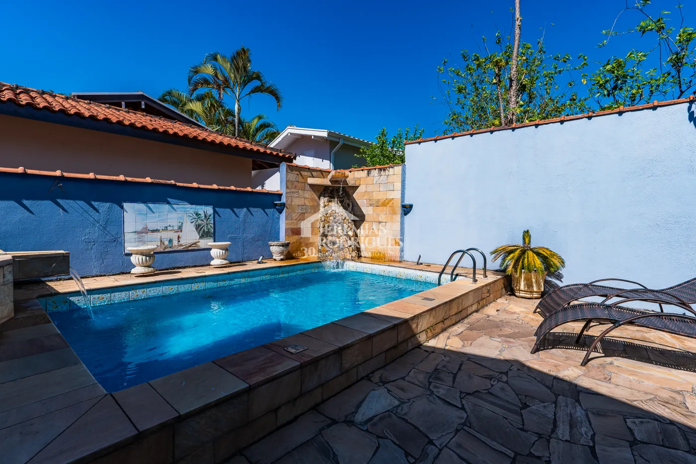 Casa com 3 dormitórios, 396 m² - Condomínio Village Paineiras - Pindamonhangaba/SP.