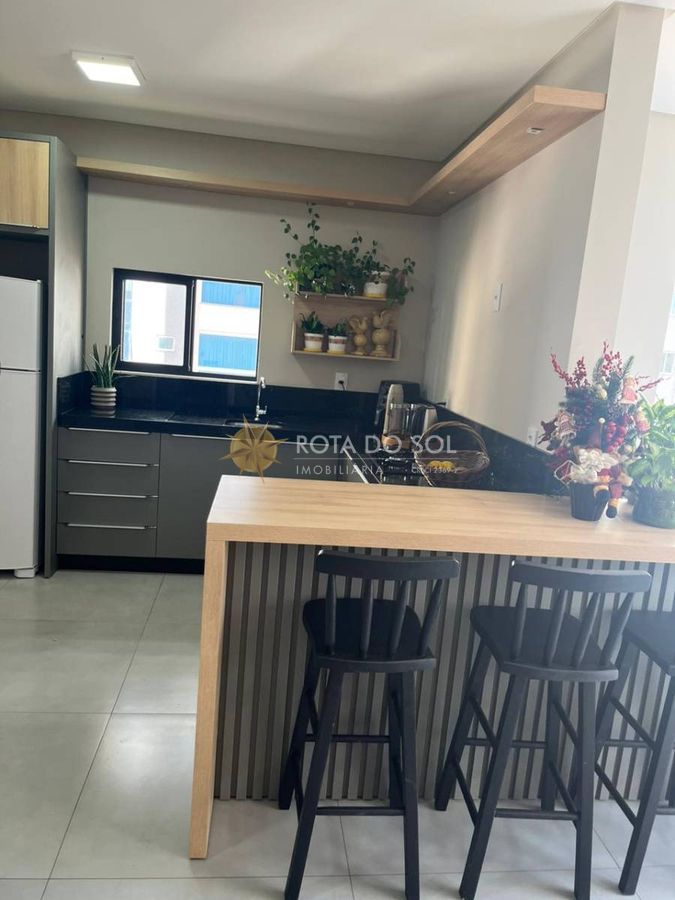 Residencial La Victoria apartamento 3 Suítes e 3 Vagas em Meia Praia Itapema SC