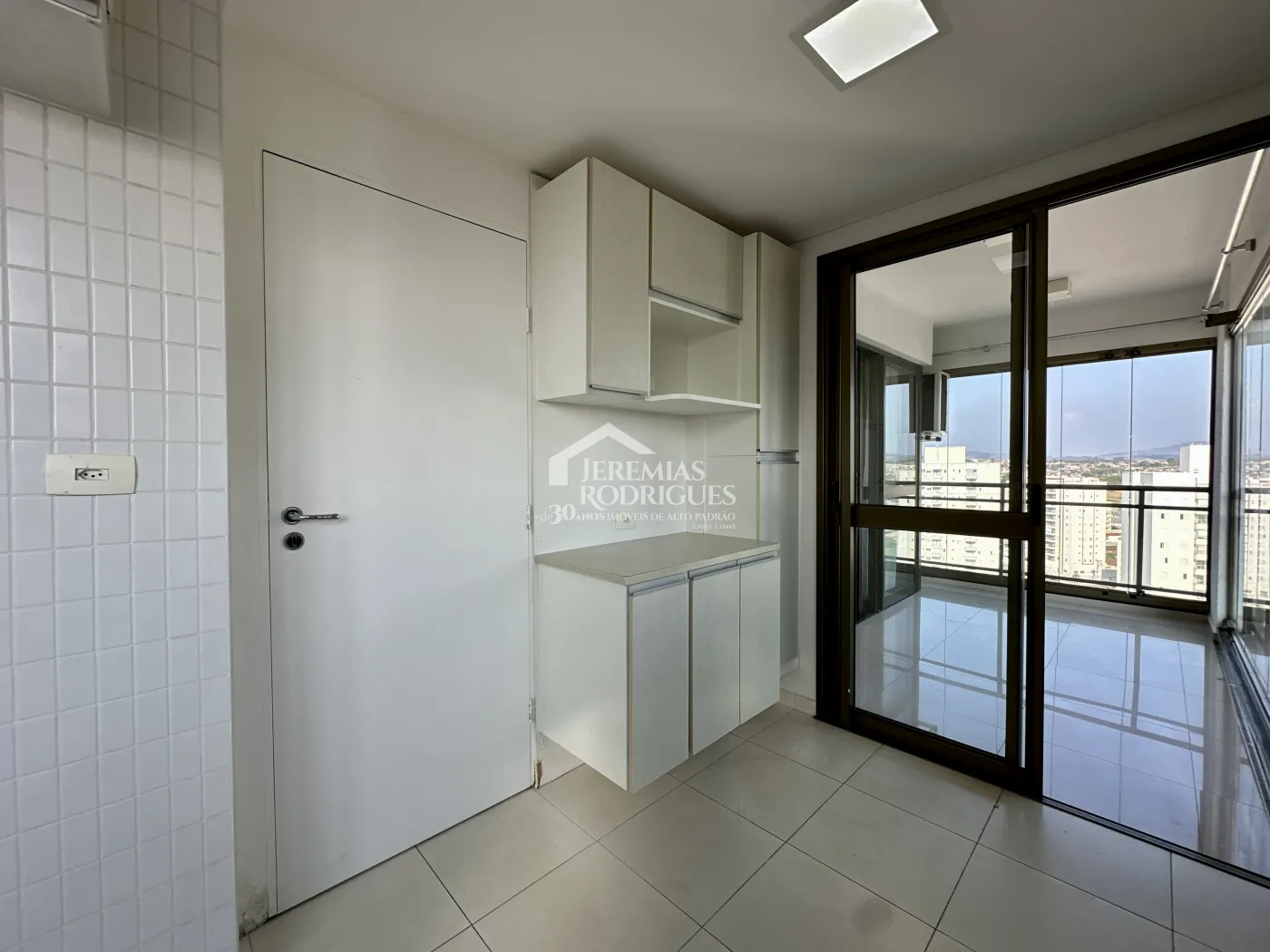 Apartamento com 3 dormitórios, 125 m² - Edifício Jabuticabeiras - Taubaté/SP.