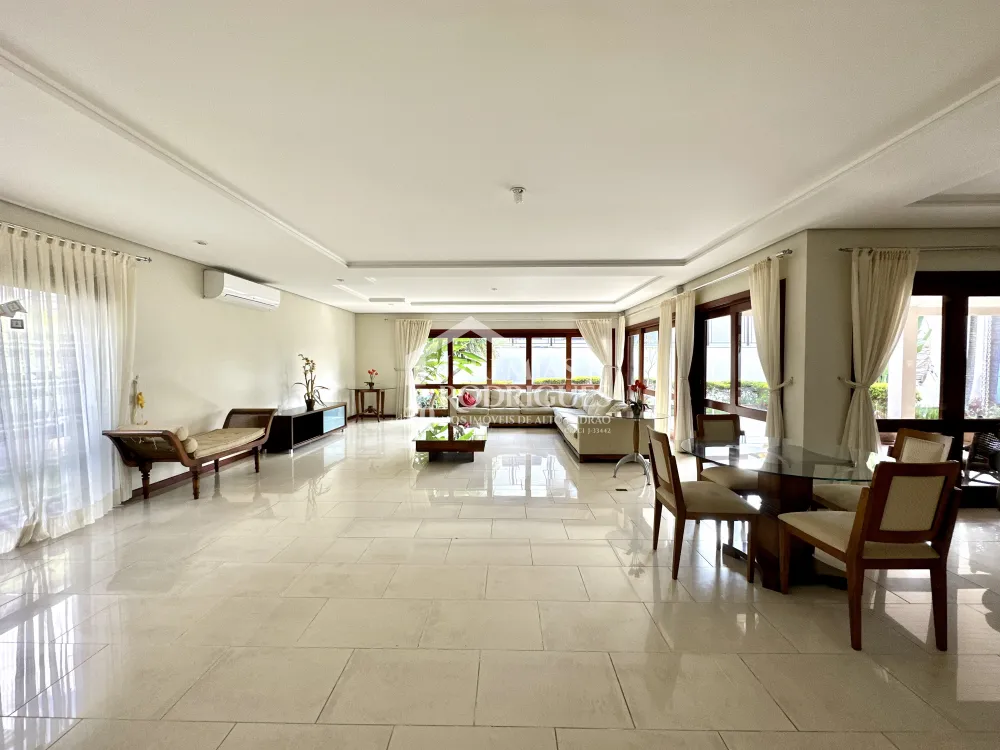 Casa com 4 quartos, 617 m² - Condomínio Taubaté Village - Taubaté/SP