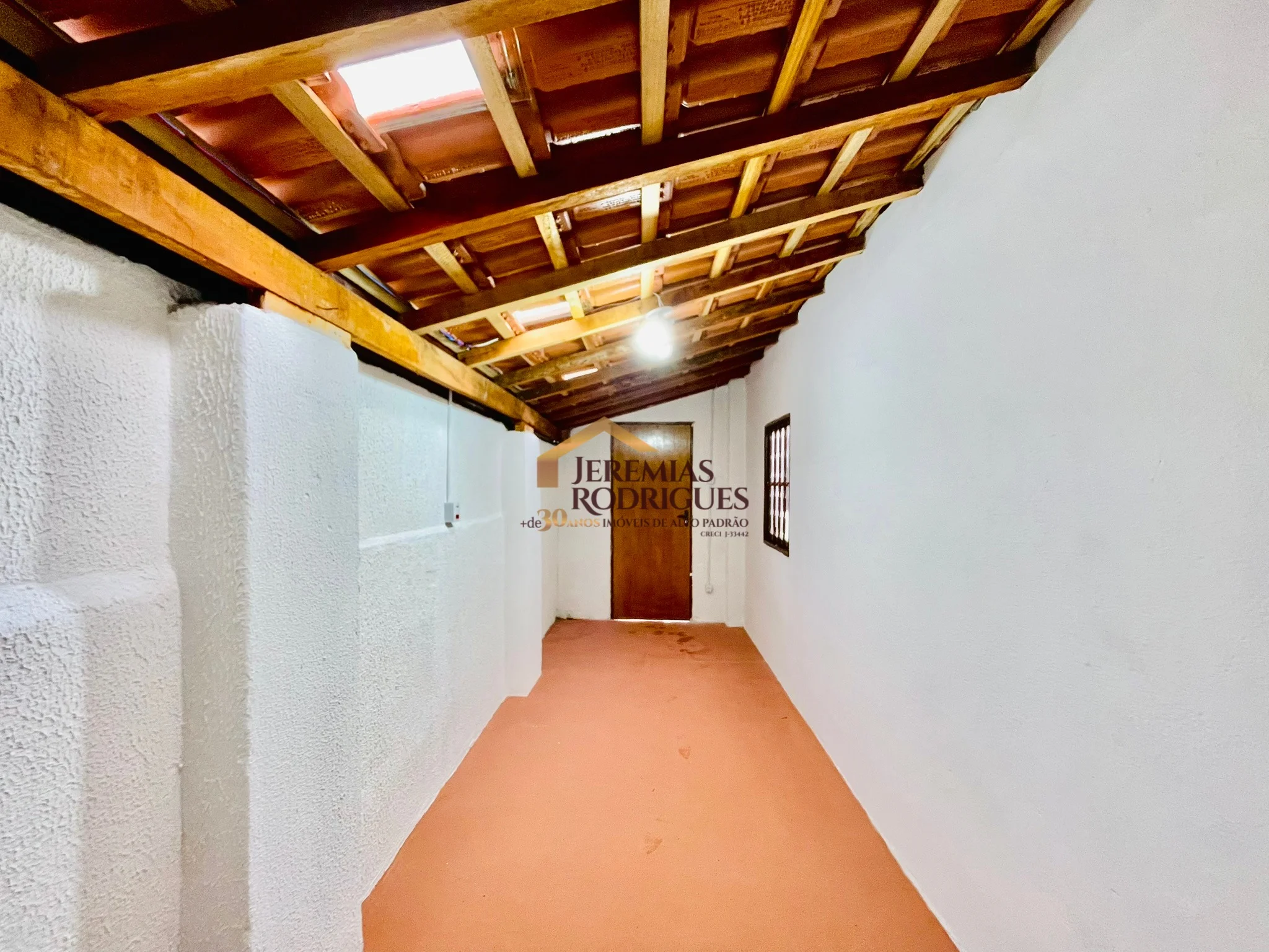 Casa para locação com estrutura para ponto comercial no Centro de Pindamonhangaba/SP. — foto 27