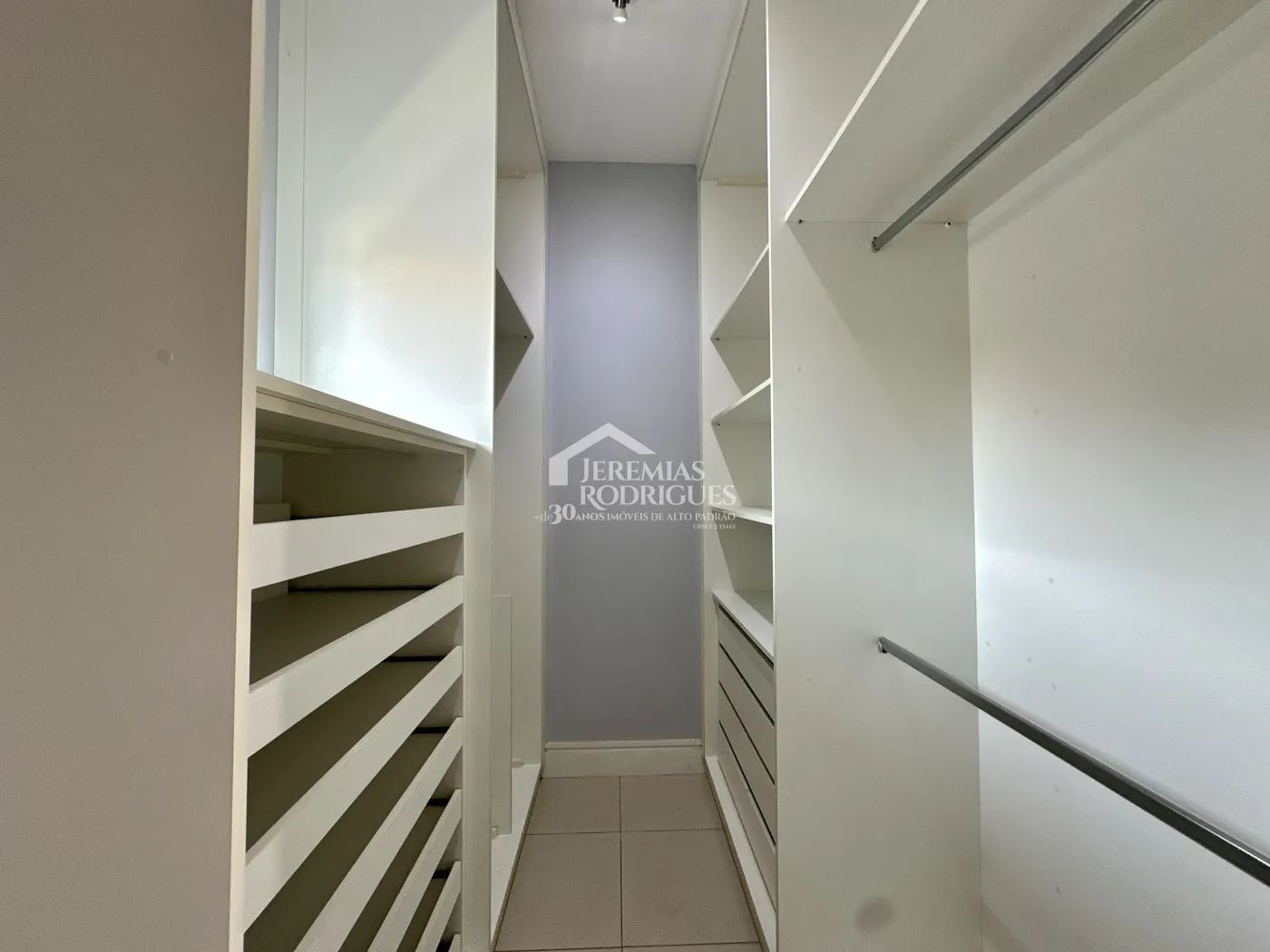 Sobrado com 3 dormitórios, 302 m2 - Condomínio Campos do Conde II - Tremembé/SP.