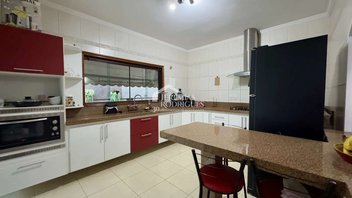 Casa para venda com 3 dormitórios no Condomínio Real Ville em Pindamonhangaba/SP