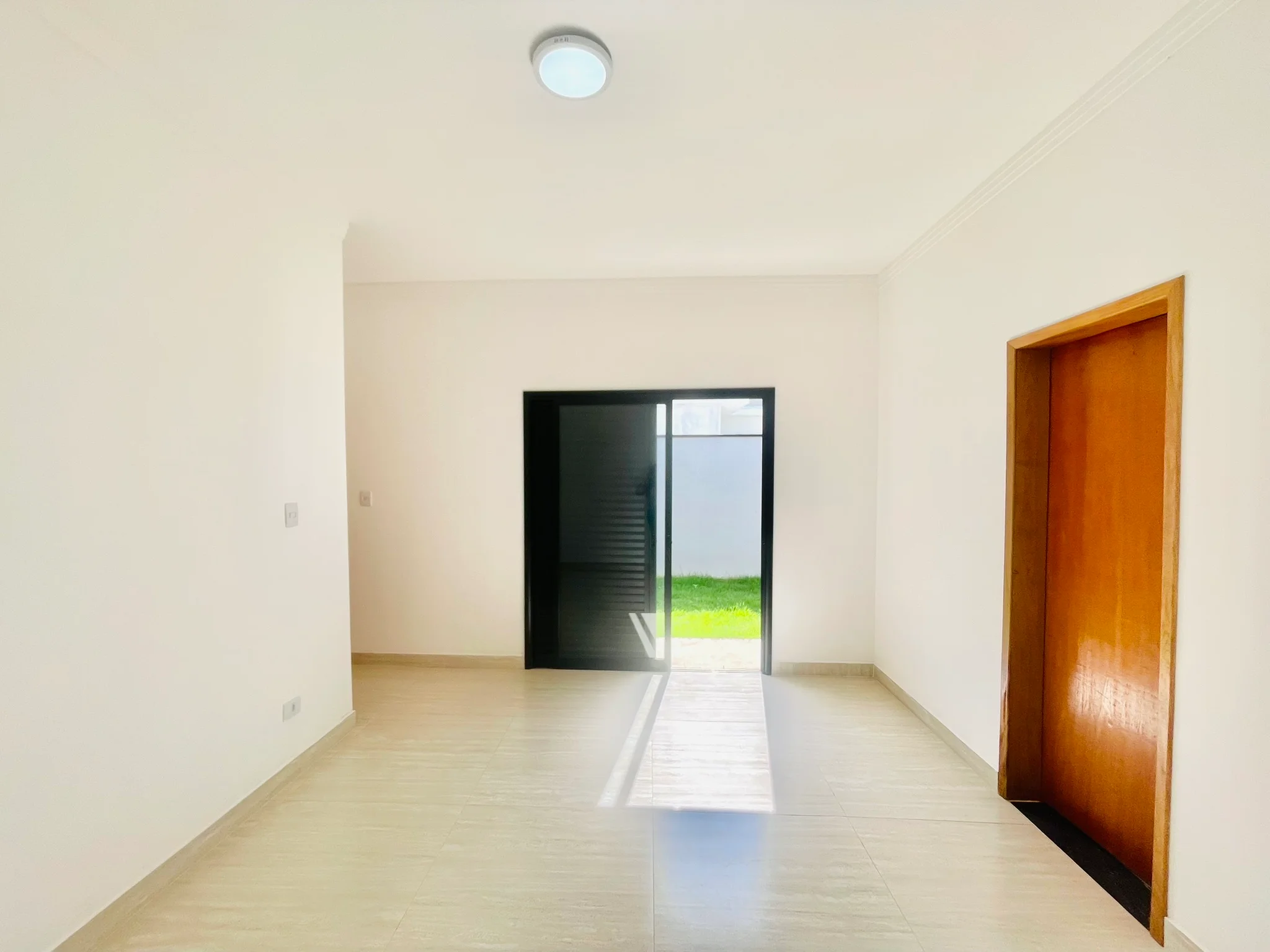 Casa para venda e locação, com 3 dormitórios no Condomínio Vila Romana em Pindamonhangaba/SP