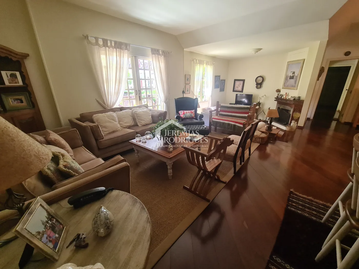 Apartamento para venda com 3 dormitórios no Condomínio Velden Village em Campos do Jordão/SP