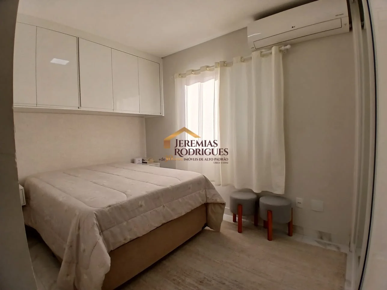 Apartamento à venda de Porteira fechada no Edifício Villagio Santa Terezinha em Taubaté/SP.