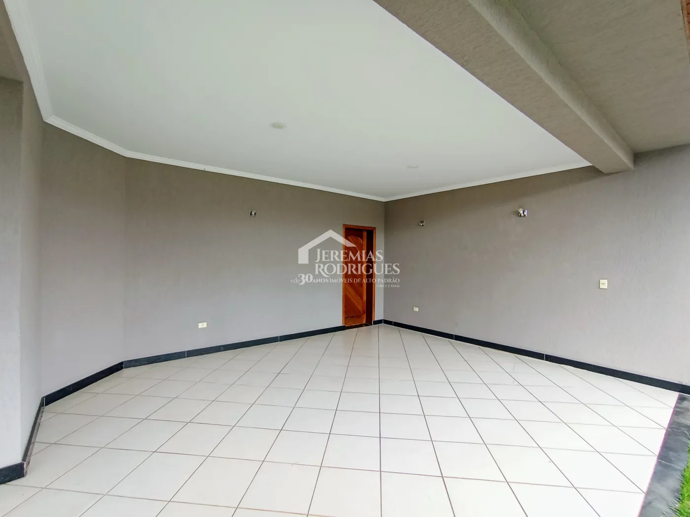 Casa para venda e locação com 3 dormitórios no Condomínio Taubaté Village em Taubaté/SP