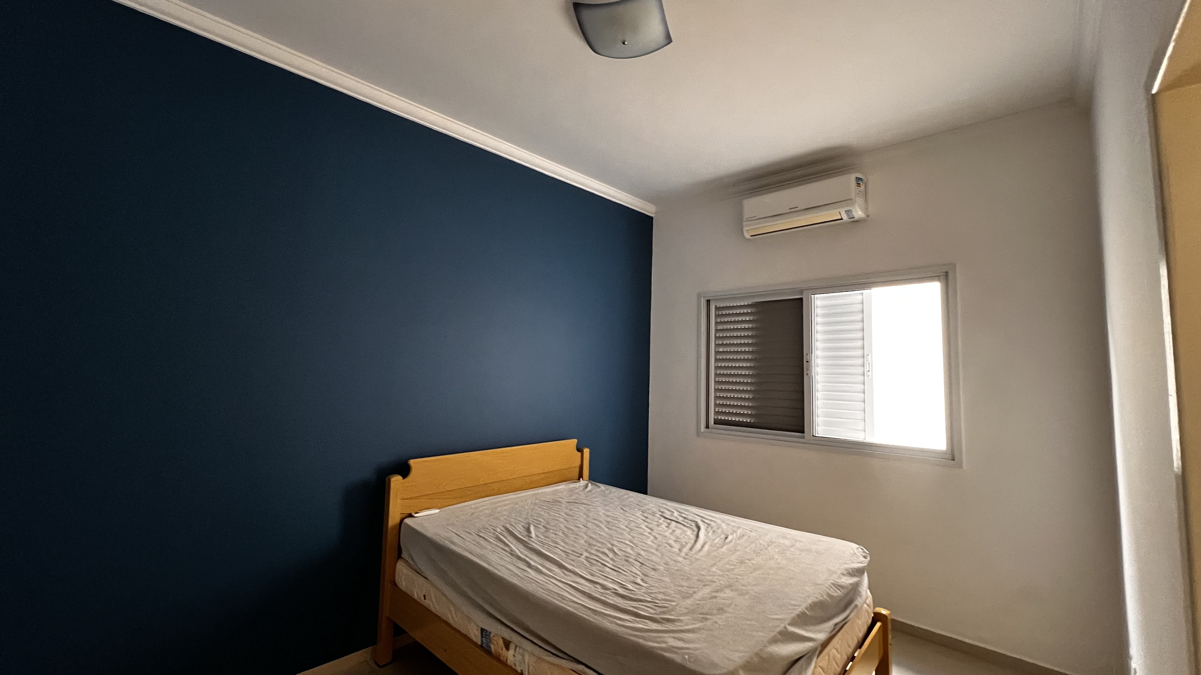 Casa à venda com 4 suítes no Condomínio Campos do Conde II em Tremembé/SP.