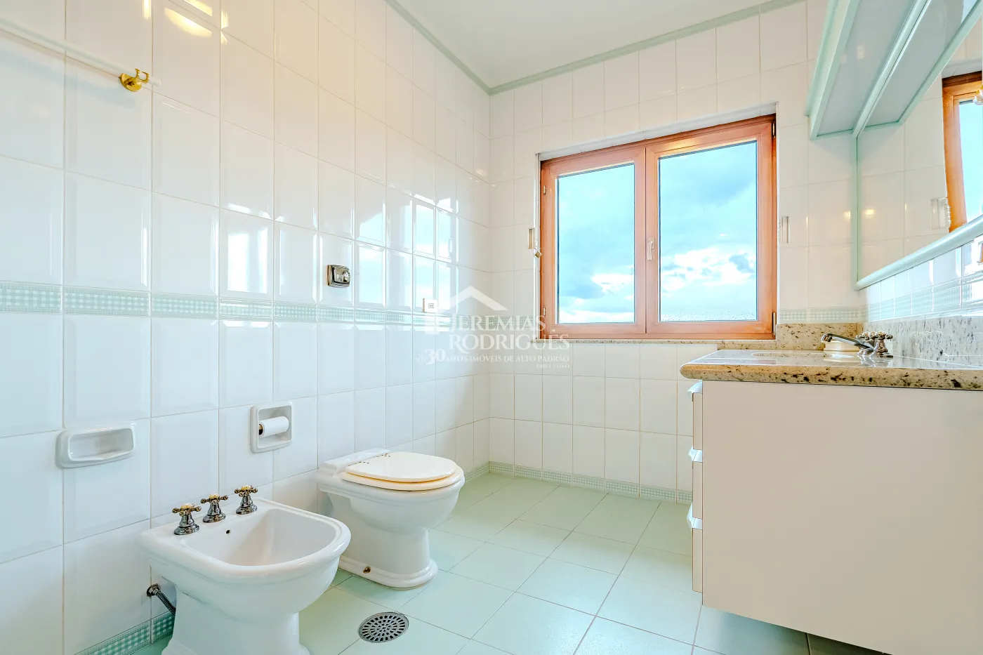 Casa com 4 suítes, 670 m² - Alto do Capivari - Campos do Jordão/SP.