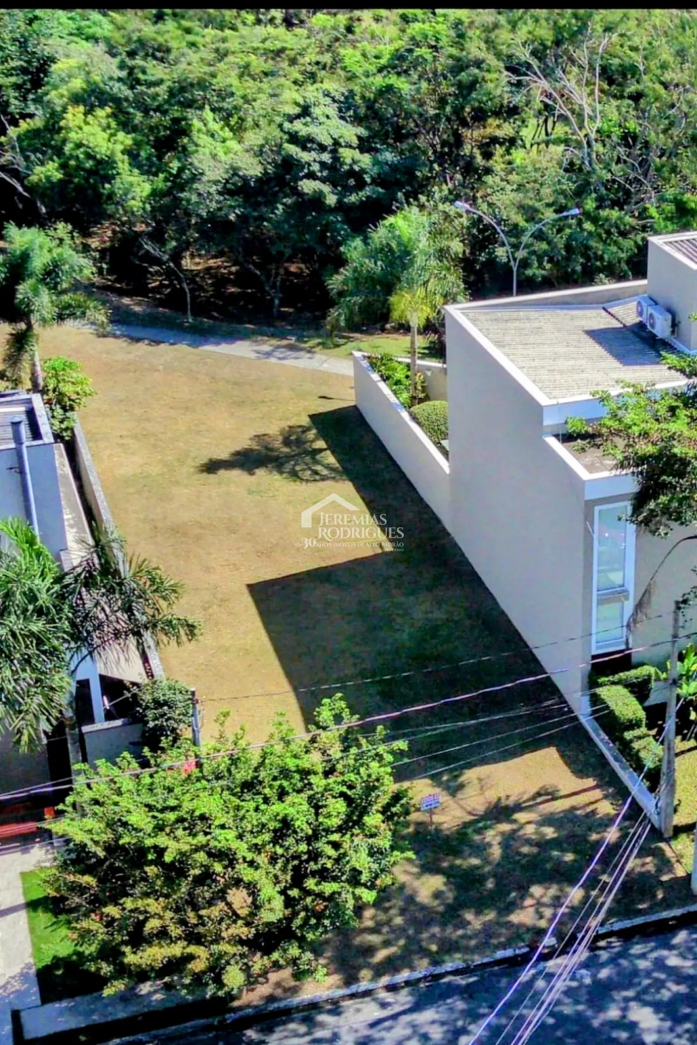 Terreno à venda com 307 m² no Condomínio Campos do Conde II em Tremembé/SP.