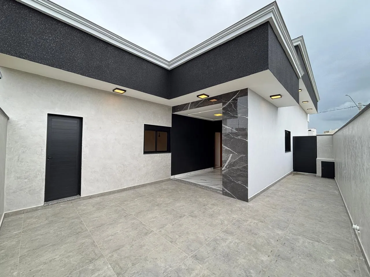 Casa alto padrão 120m² com jardim de inverno à venda no Bosque da Imperatriz – Pindamonhangaba/SP