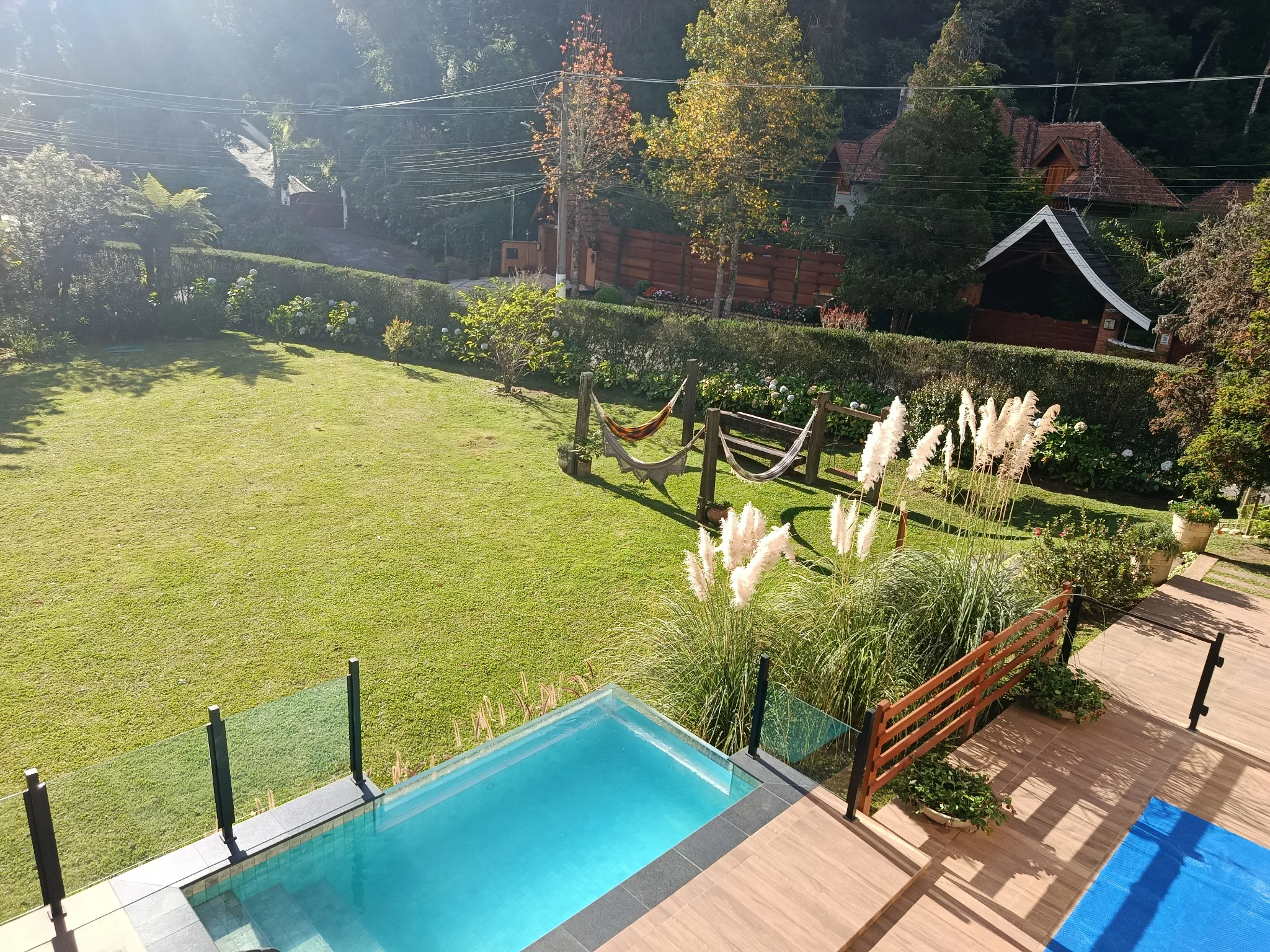 Casa à venda com 4 suítes no Alto do Capivari em Campos do Jordão/SP.