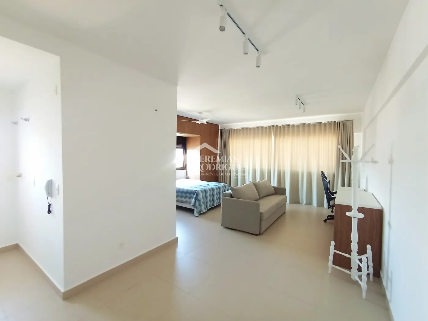Flat para locação, 55 m² no Condomínio Residencial Lofts Arts Design em Taubaté/SP.