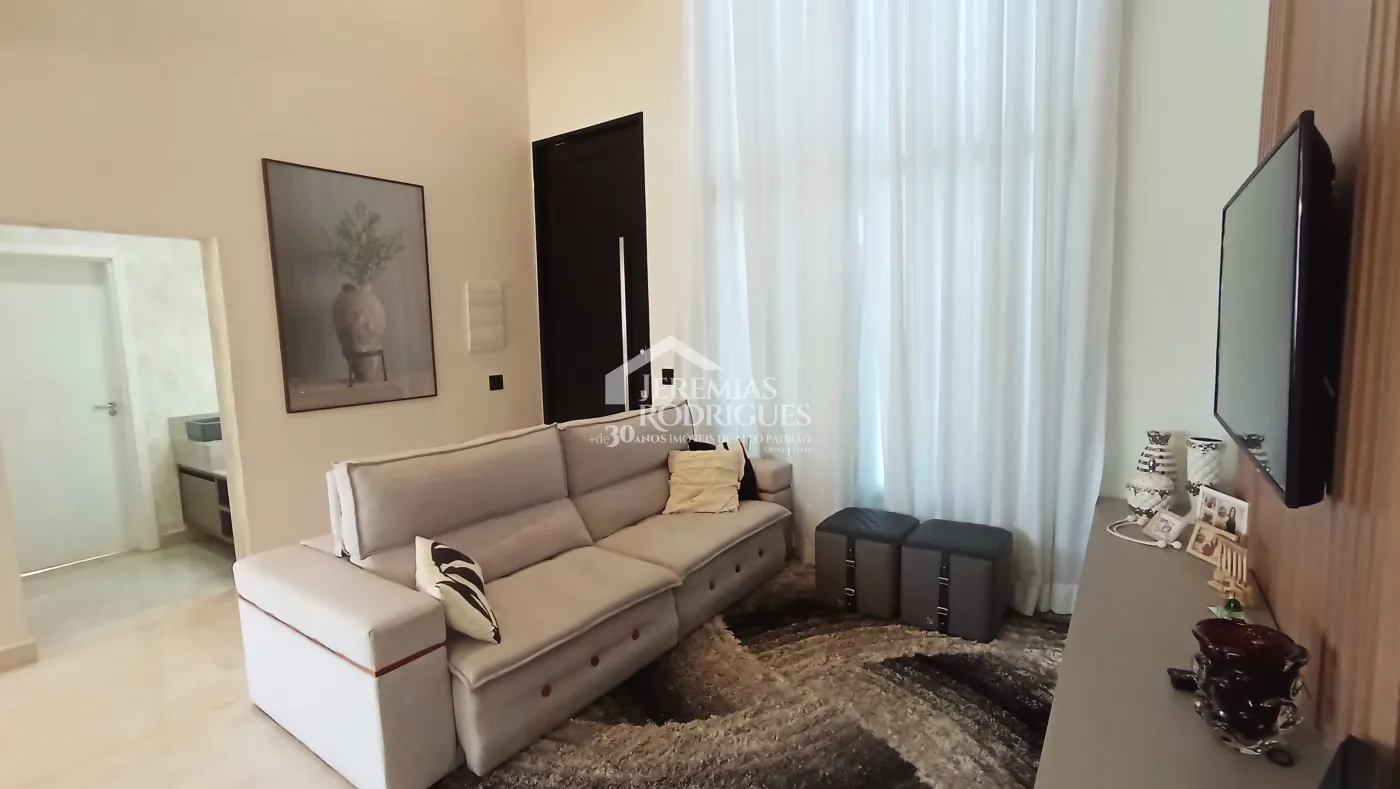 Casa à venda com 3 dormitórios no Condomínio Tecoara em Taubaté/SP.