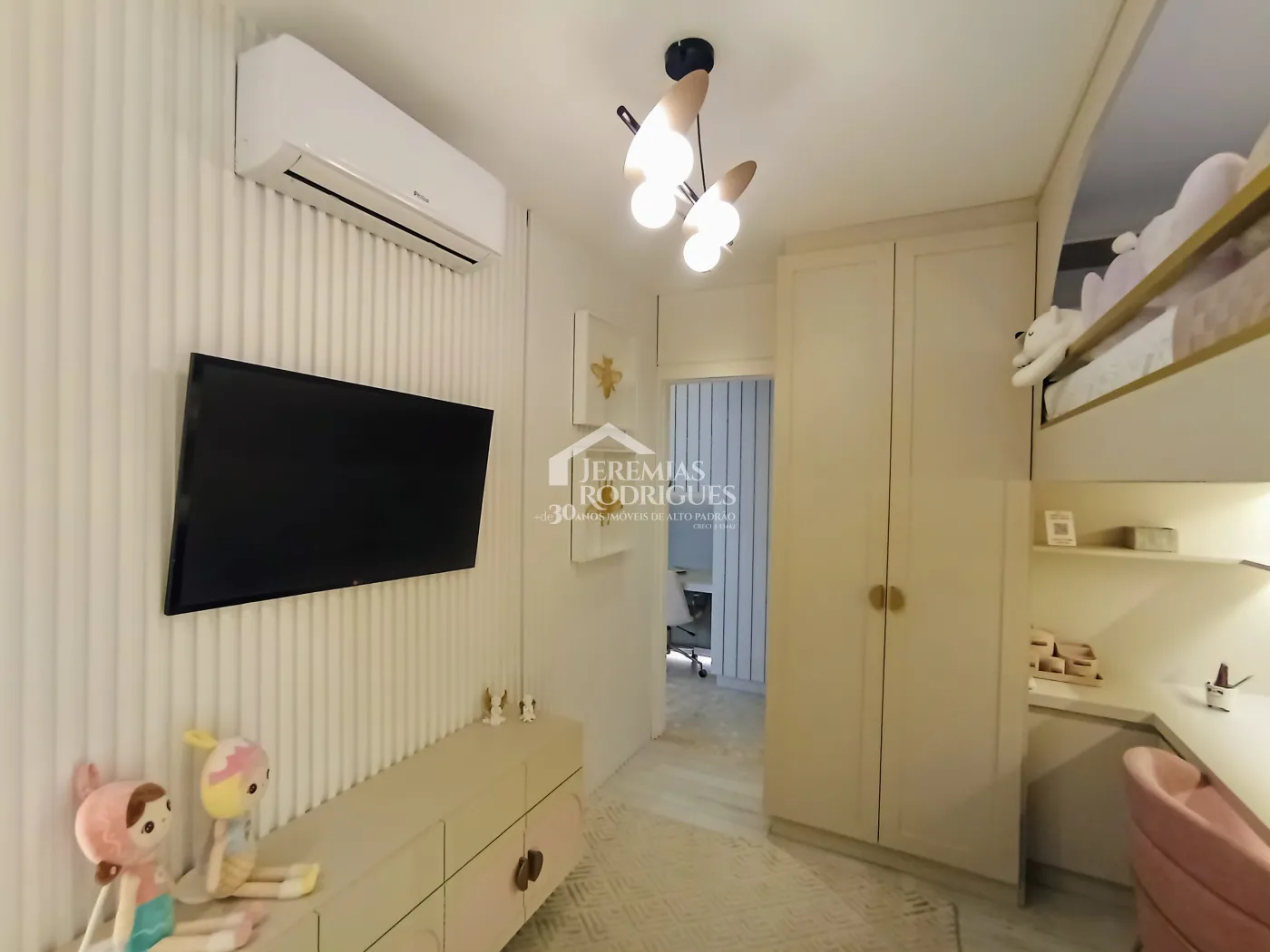 Apartamento à venda com 3 dormitórios, 117 m² no Condomínio Tríade Century Plaza em Taubaté/SP.