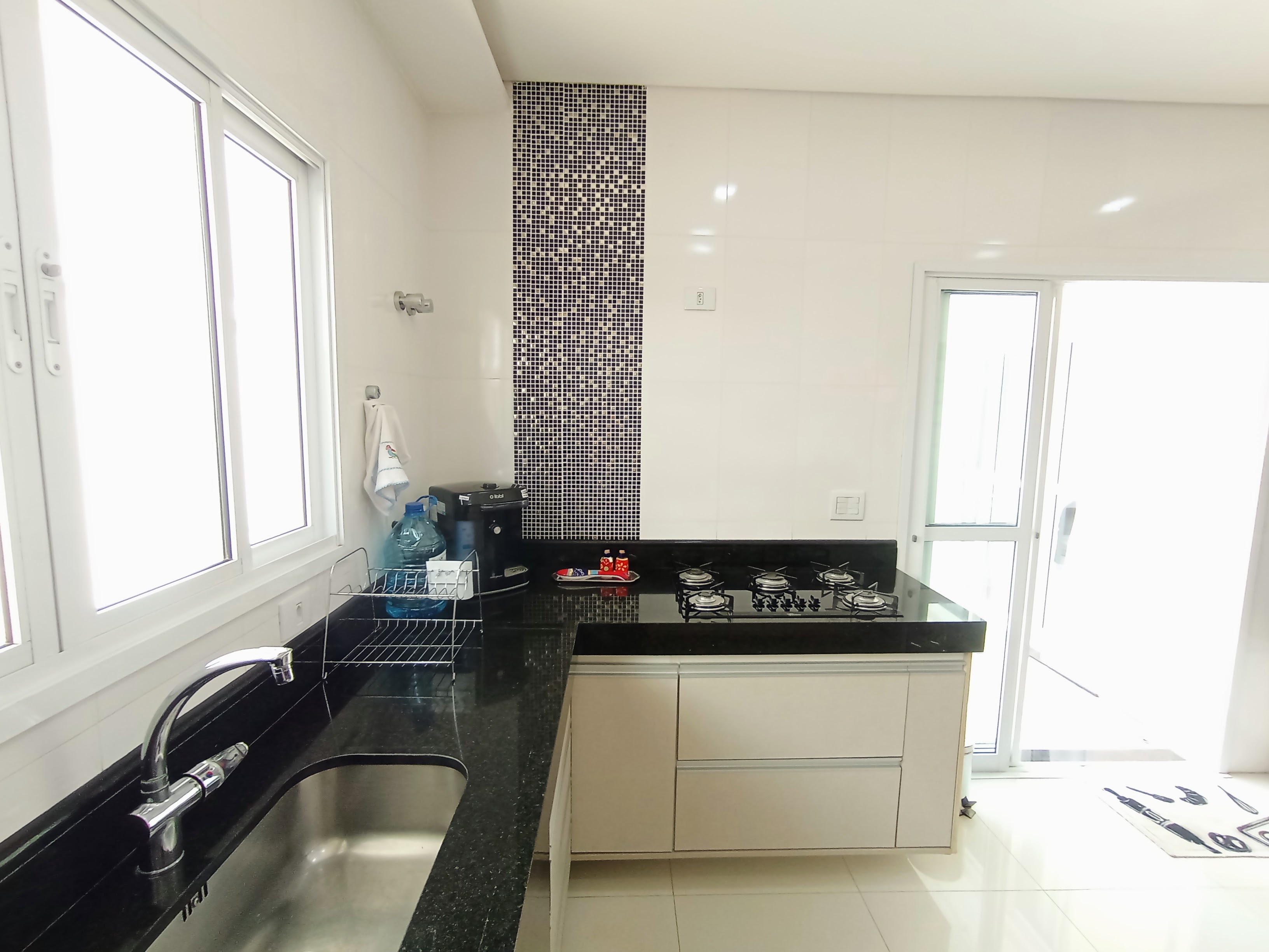 Casa à venda com 2 dormitórios no Condomínio Verdes Vales em Taubaté/SP.